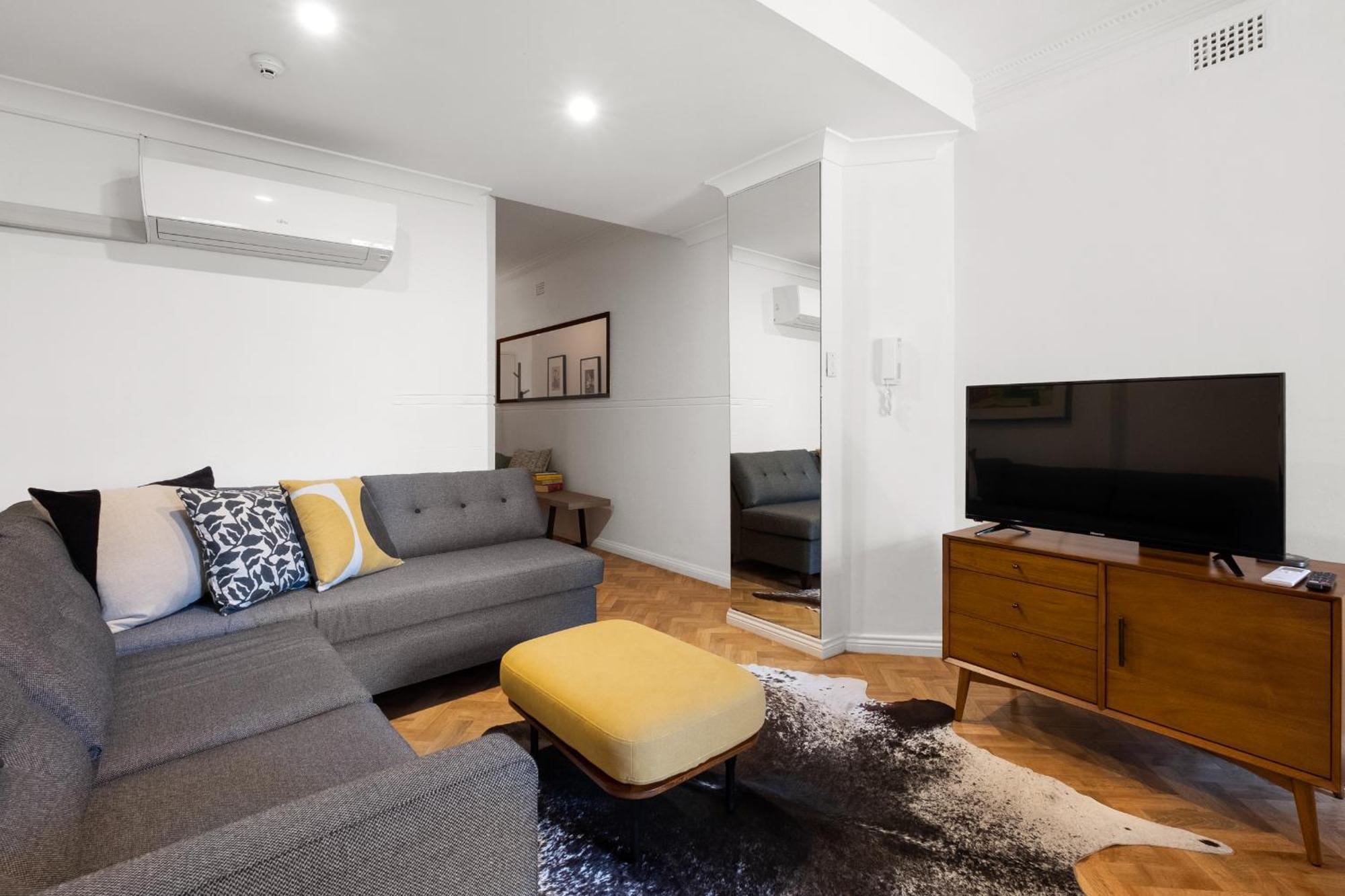 Apartment St James, Art Deco Dream - 2 Bedrooms W Aircon *