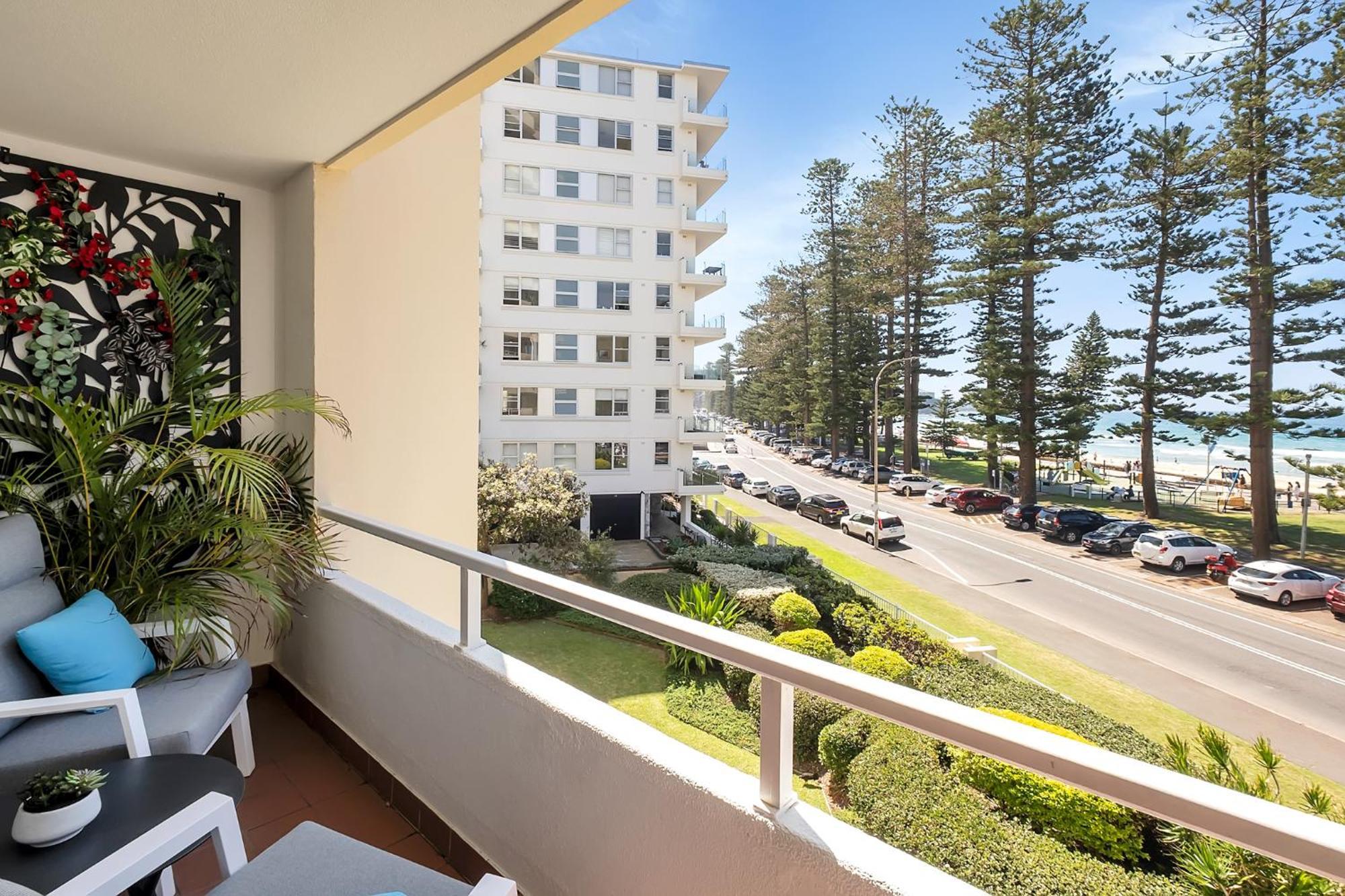 Unbeatable Beachfront Views 3 Mins Walk To Corso Apartamento