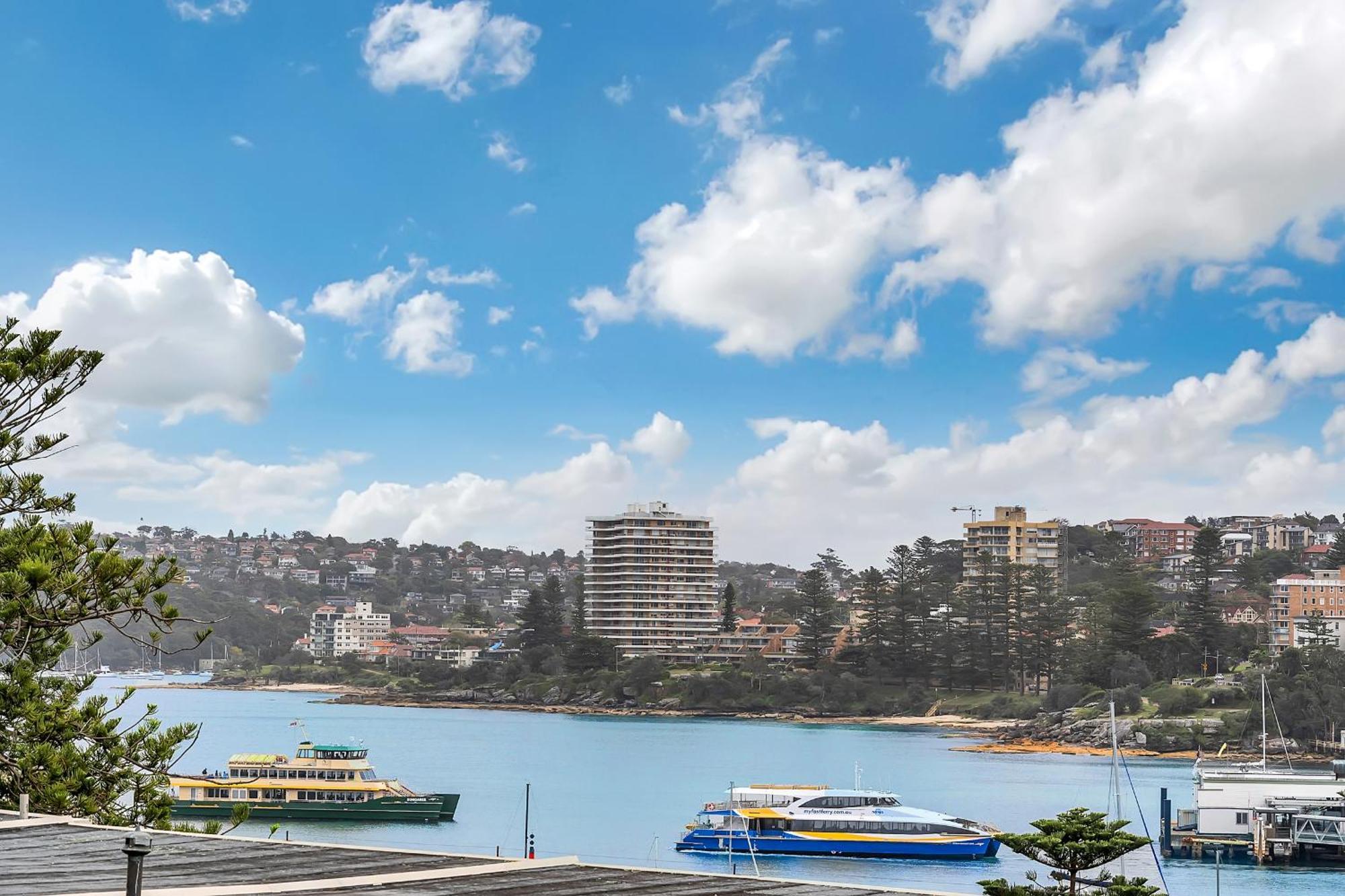 Harbour Views Walk To Surf Harbour Beaches & Wharf Sydney