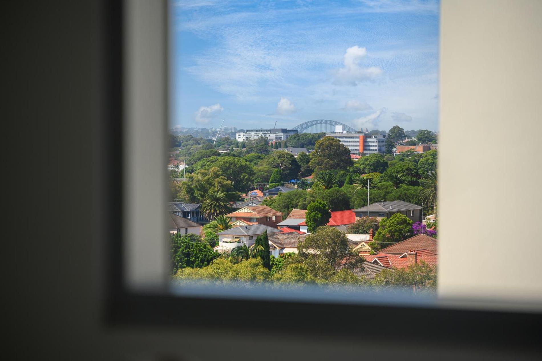 Cozy 3br With Large Balcony For Relaxation * Sydney