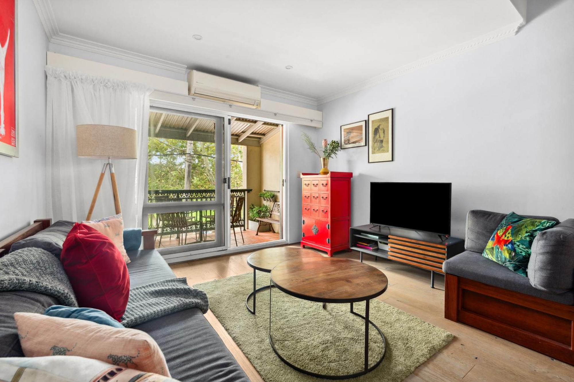 Hip Inner-city Living In Vibrant Erskineville