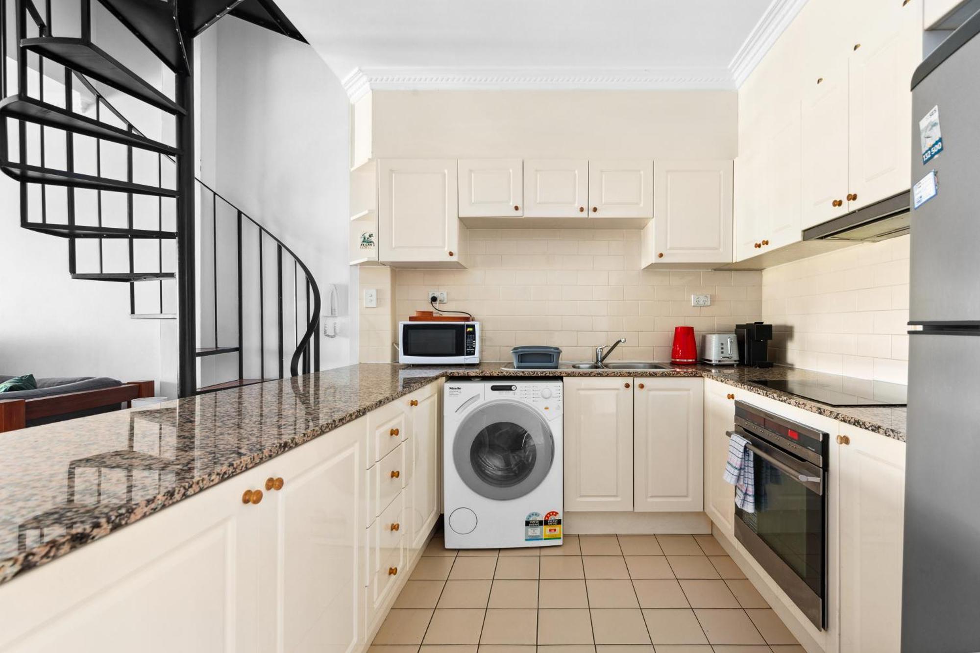 Hip Inner-city Living In Vibrant Erskineville