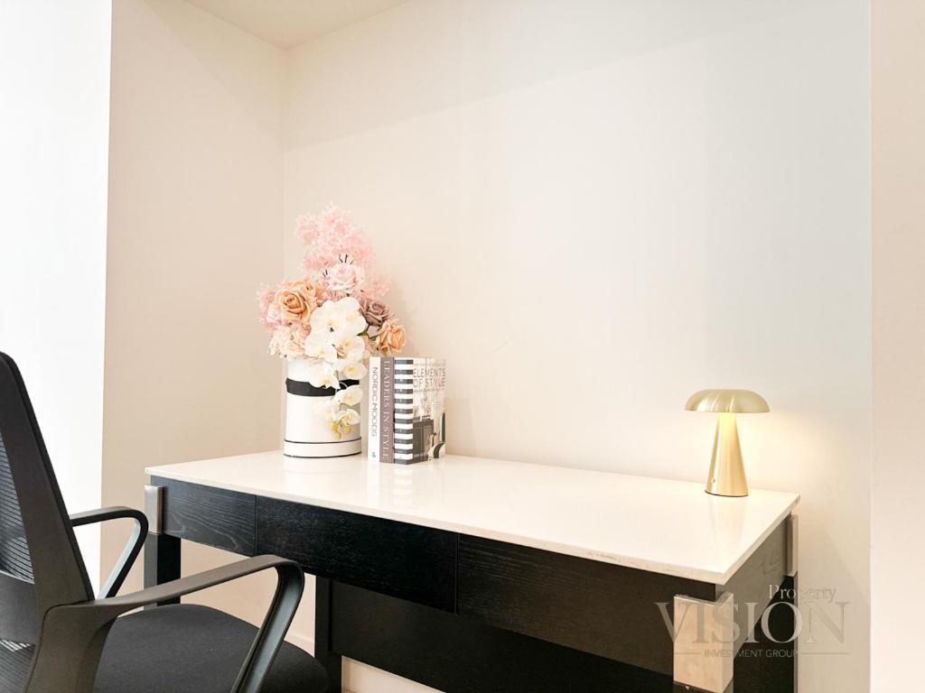 Modern 2 Bedroom Next To North Ryde Metro Sydney
