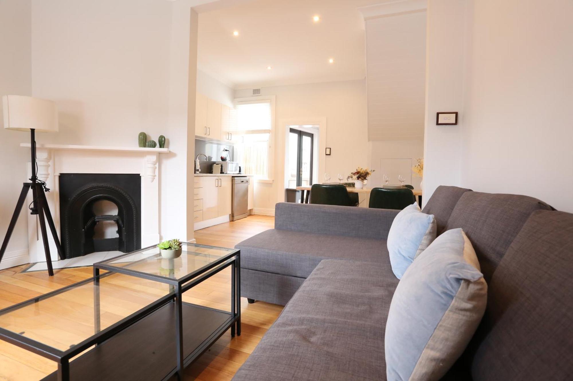Superb 2 Bedroom House Woolloomooloo Nsw *