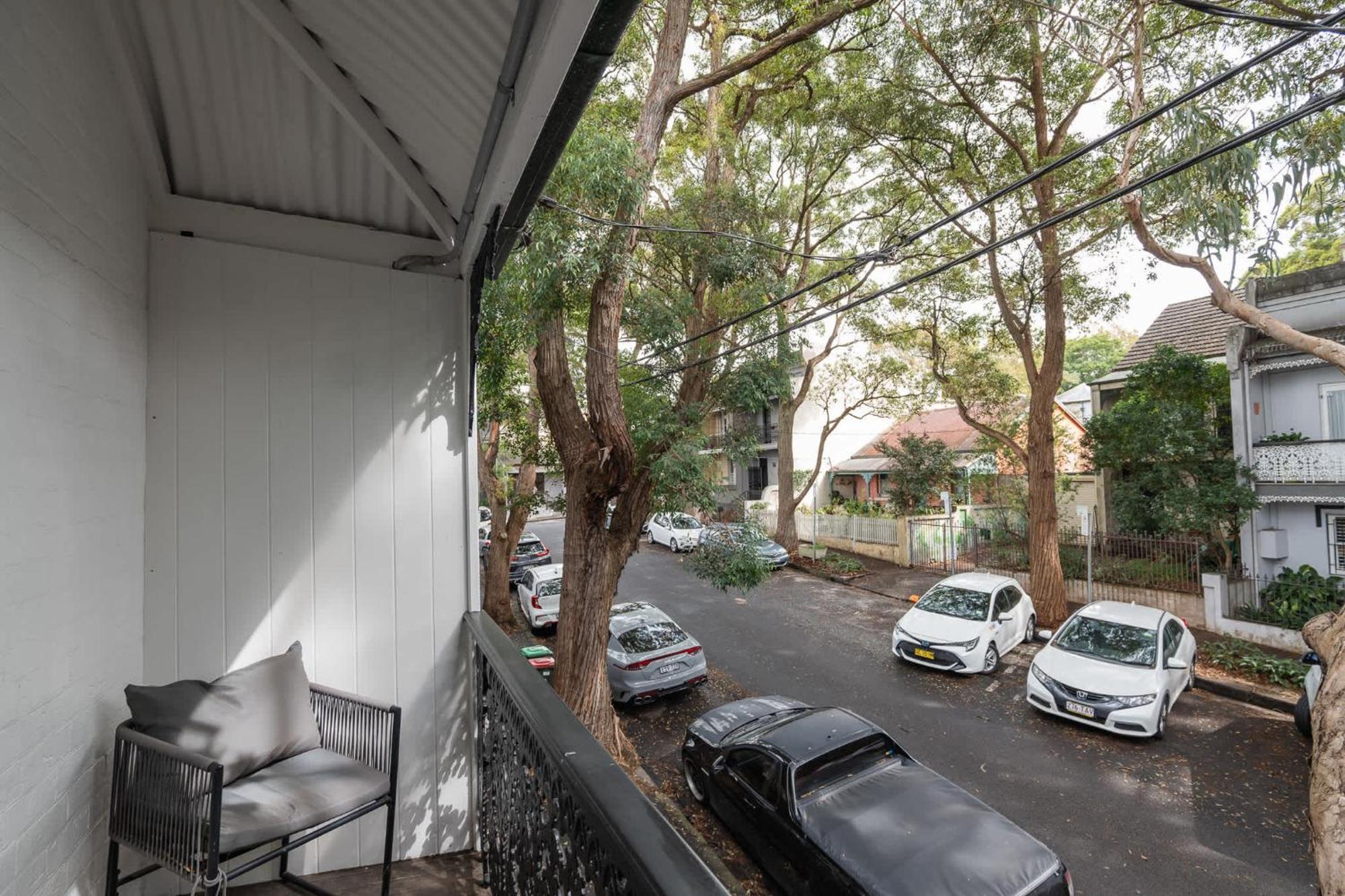 Exquisite Modern 3 Bed In Newtown W Parking