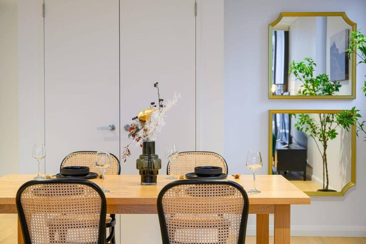 Apartment Brand New 2bd Modern Near Mq Shopping Centre *