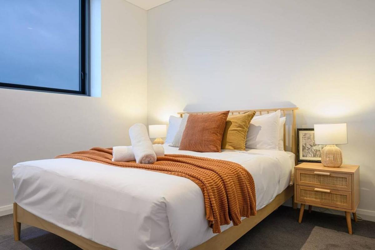 Apartment Brand New 2bd Modern Near Mq Shopping Centre Sydney