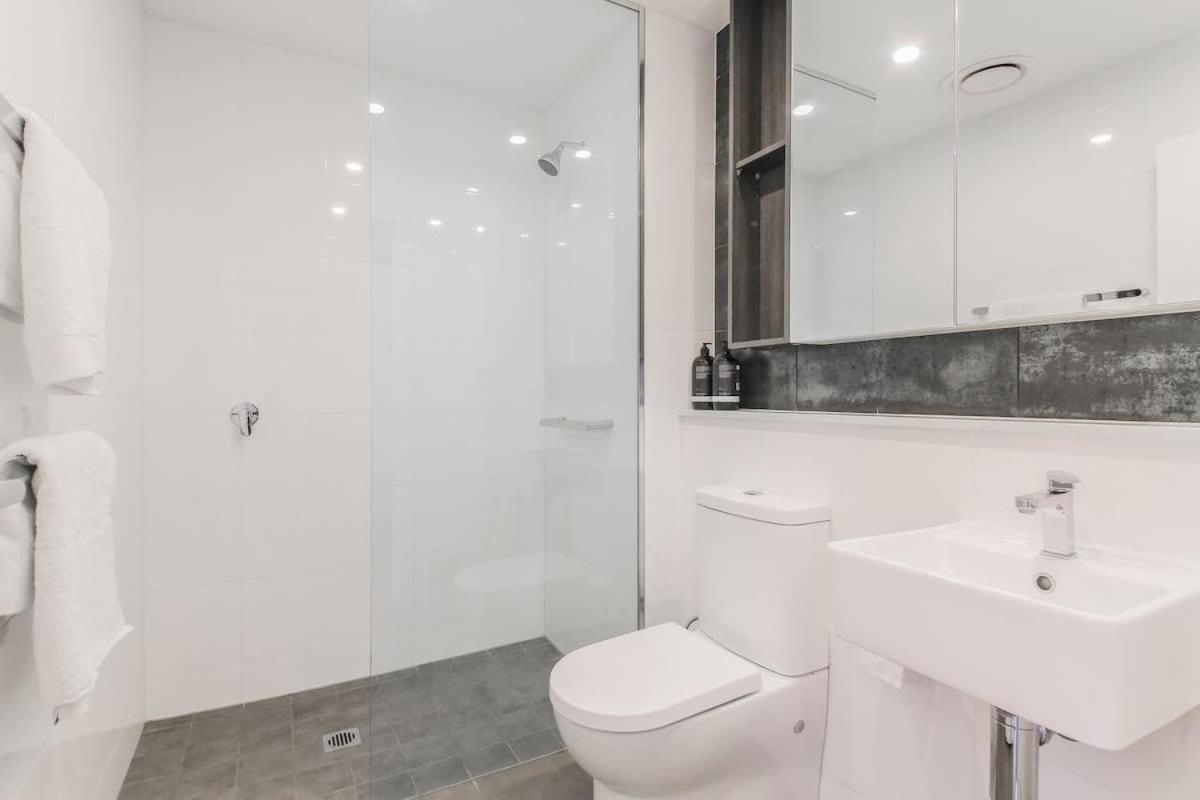 2 Beds Luxury In The Heart Of Chatswood12 Apartment *