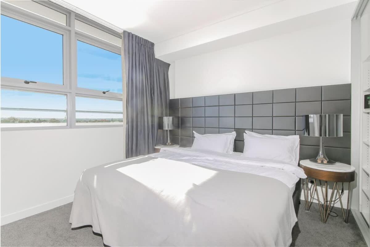 2 Beds Luxury In The Heart Of Chatswood12 *