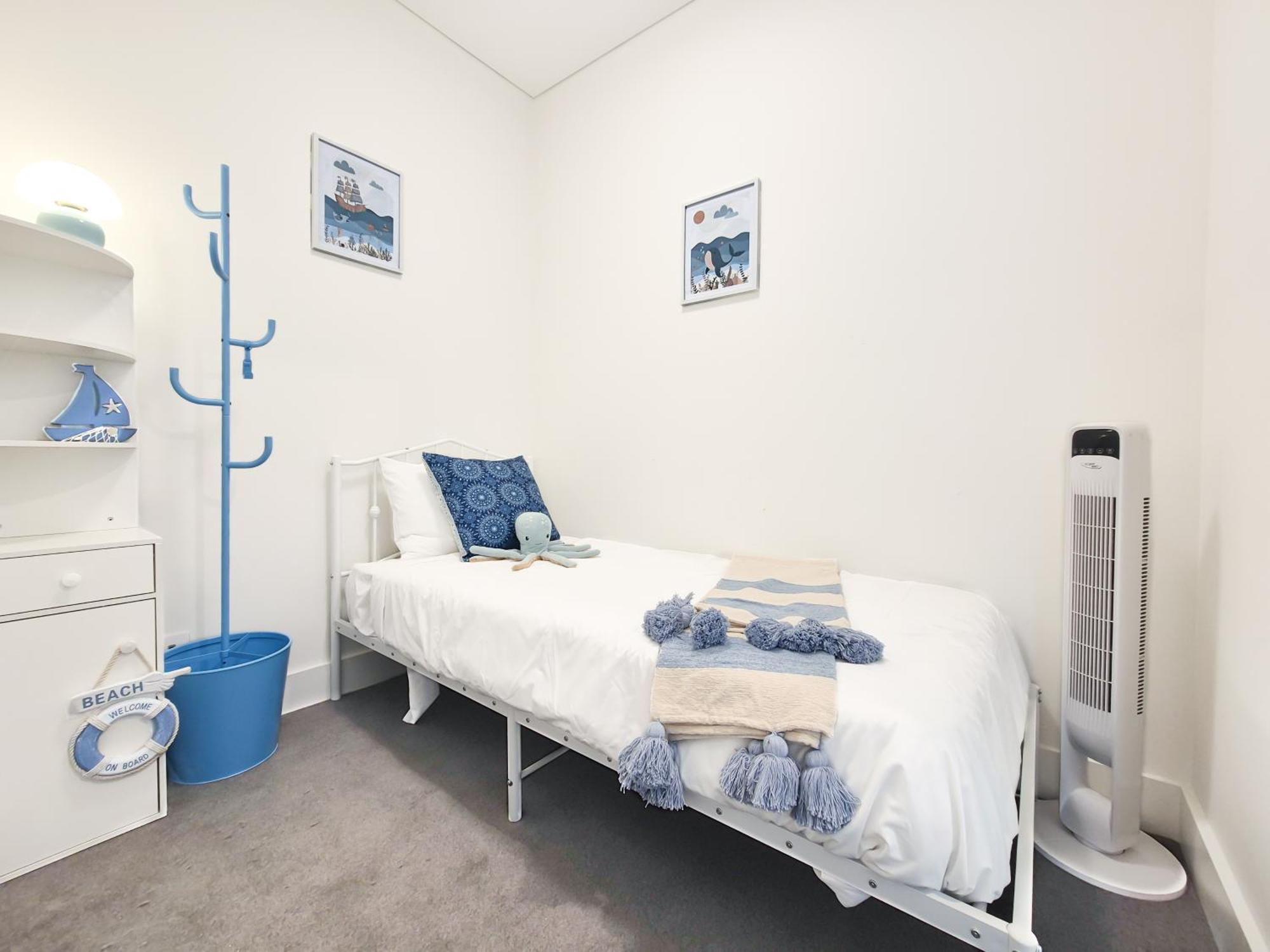 Apartment Timeless Black N White Charm 2br W Kids