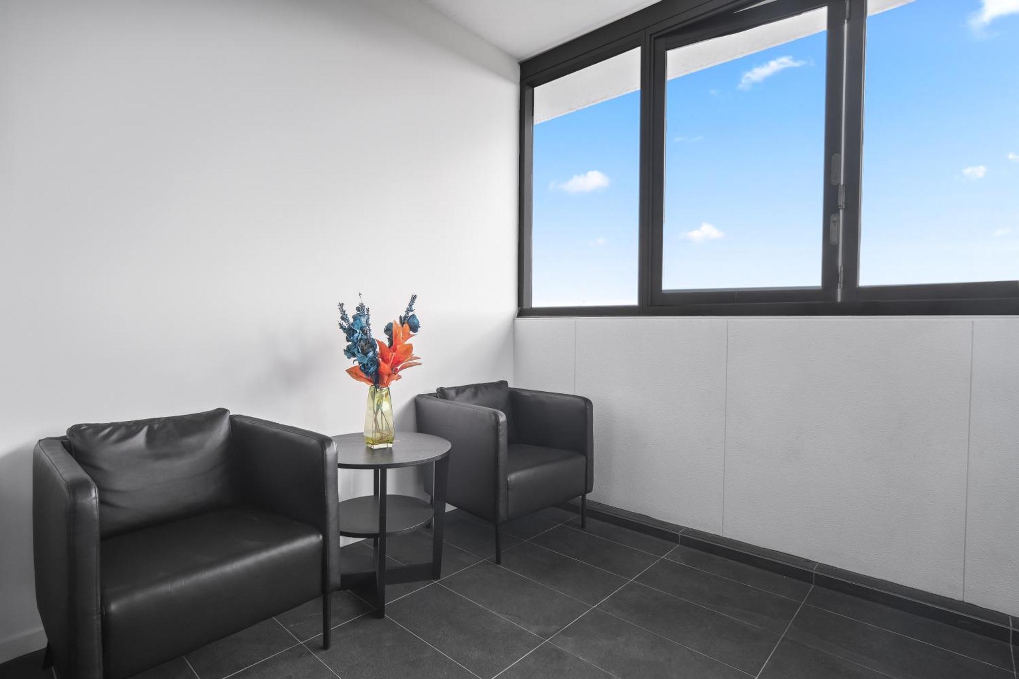 Skyline View2br Close To Easter Show Apartment