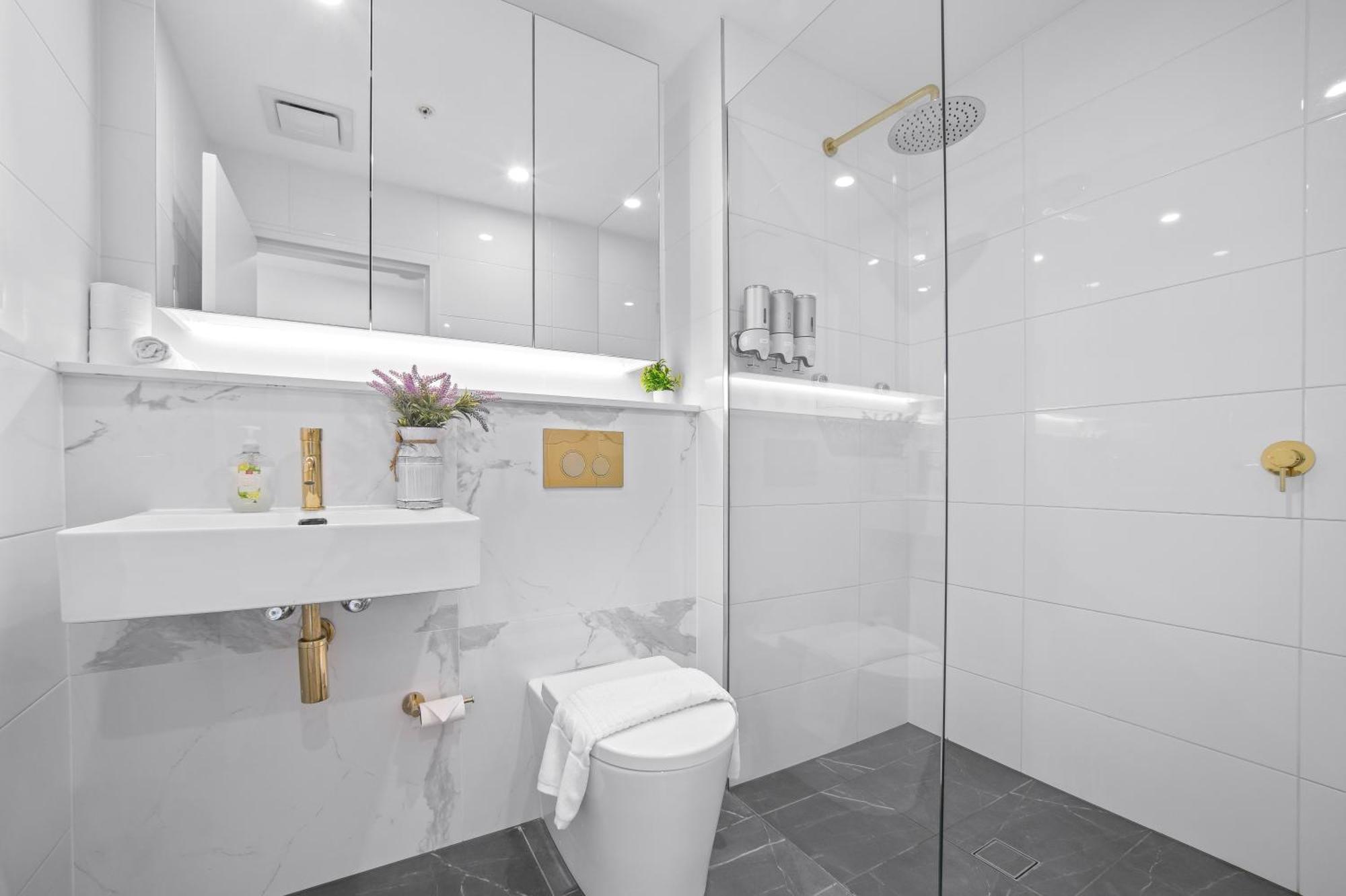 Skyline View2br Close To Easter Show Apartment Sydney