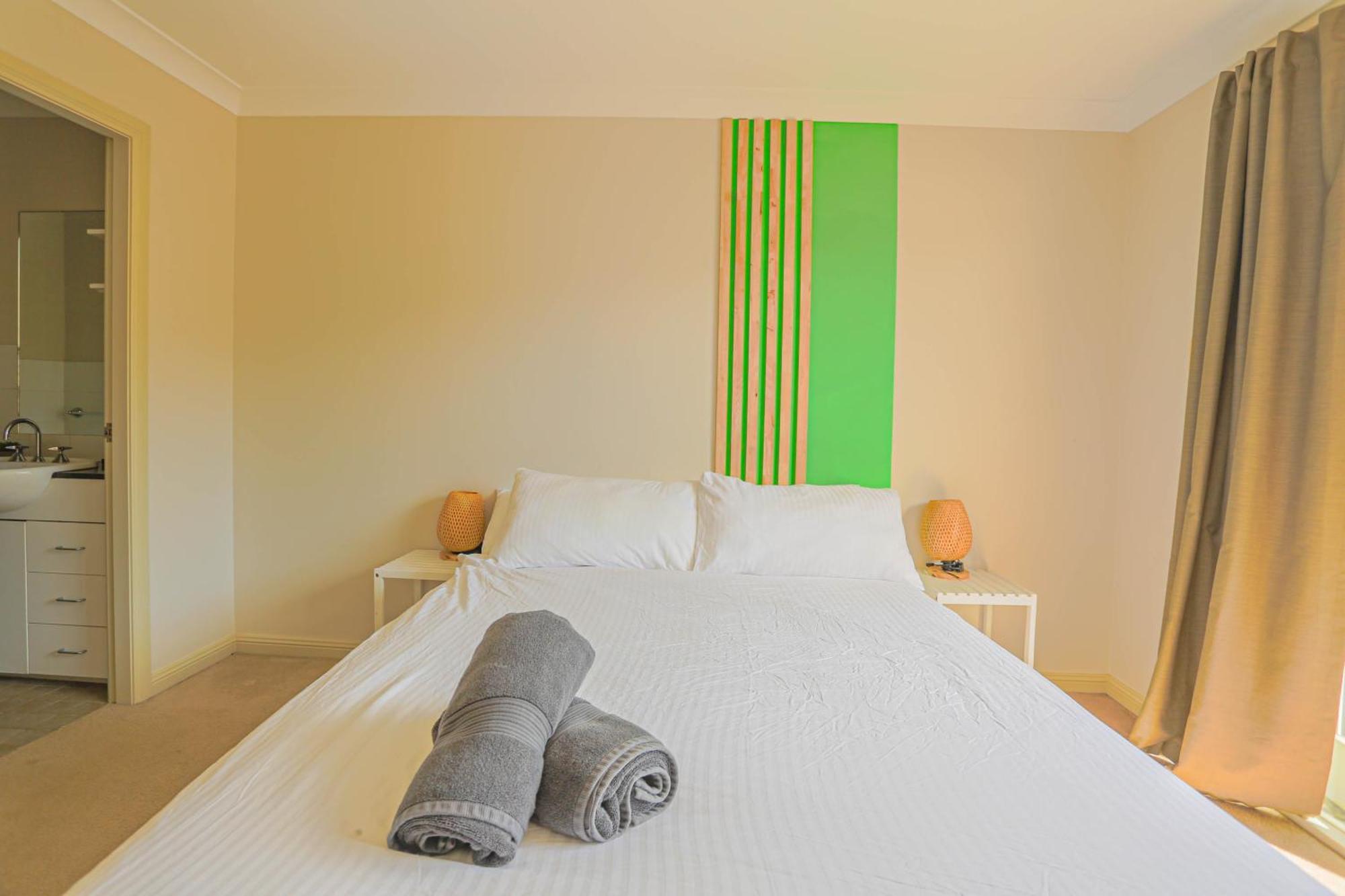 Elegant 2 Bedroom Close To Buz Bridge Rd 2 E-bikes Included Sydney