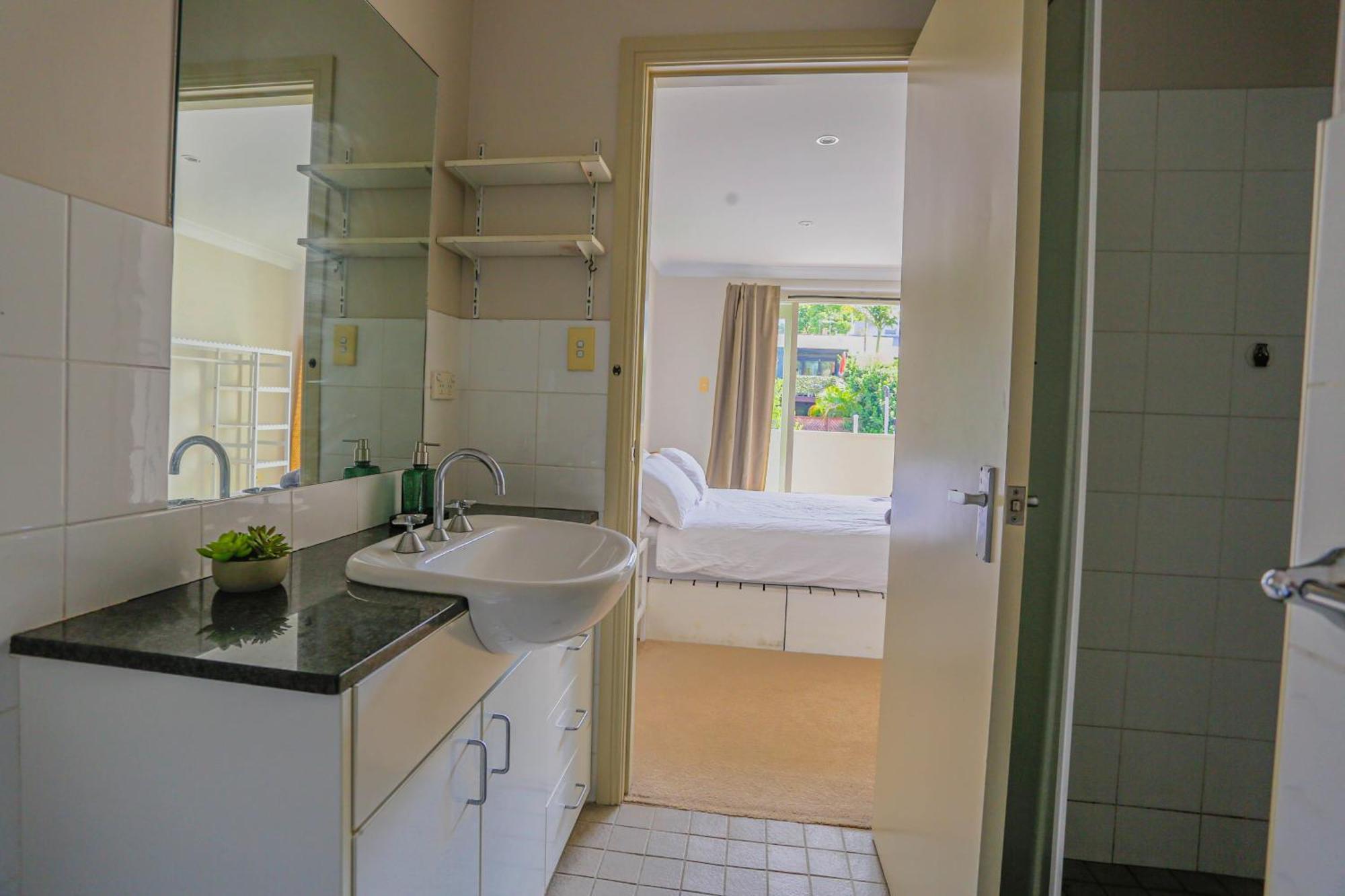 Elegant 2 Bedroom Close To Buz Bridge Rd 2 E-bikes Included Bahay bakasyunan Sydney