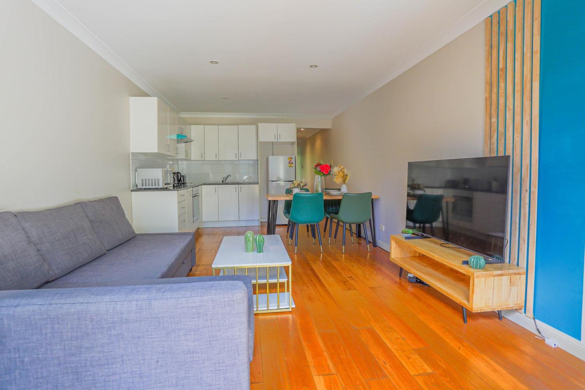 Elegant 2 Bedroom Close To Buz Bridge Rd 2 E-bikes Included * Sydney