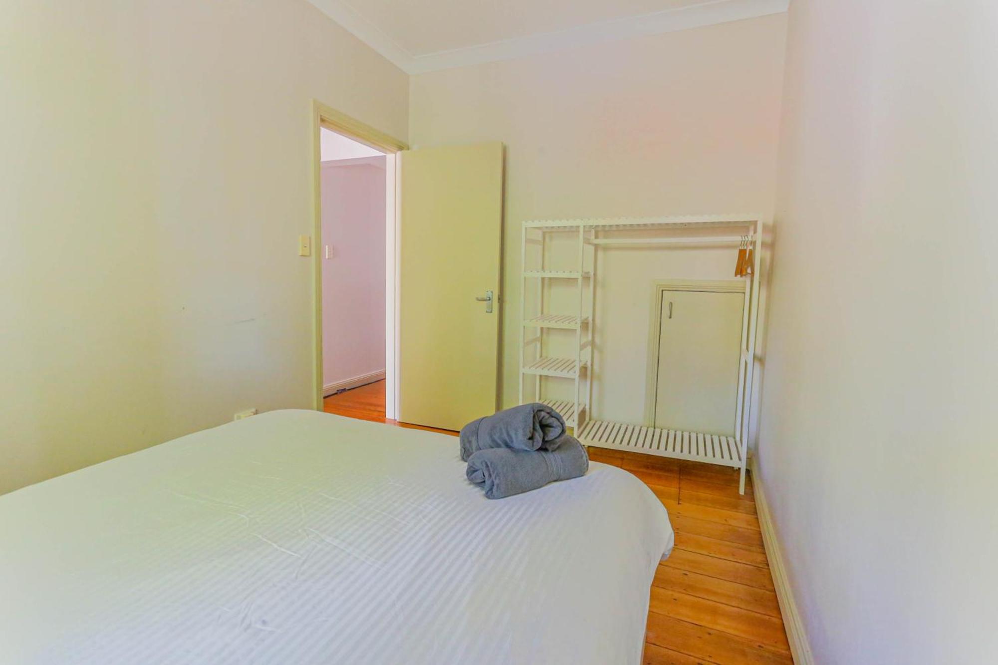 Elegant 2 Bedroom Close To Buz Bridge Rd 2 E-bikes Included Sydney