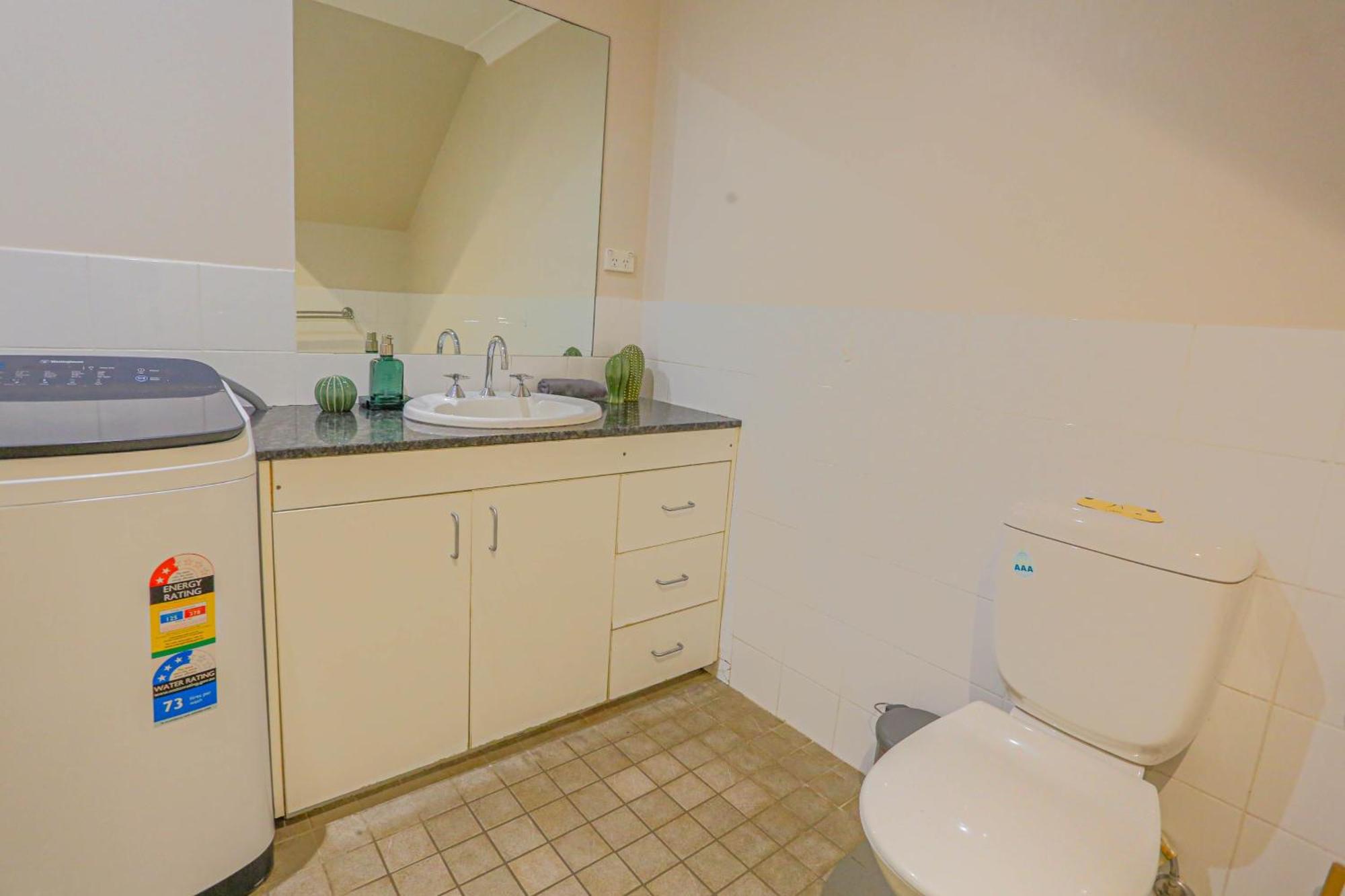 Elegant 2 Bedroom Close To Buz Bridge Rd 2 E-bikes Included * Sydney