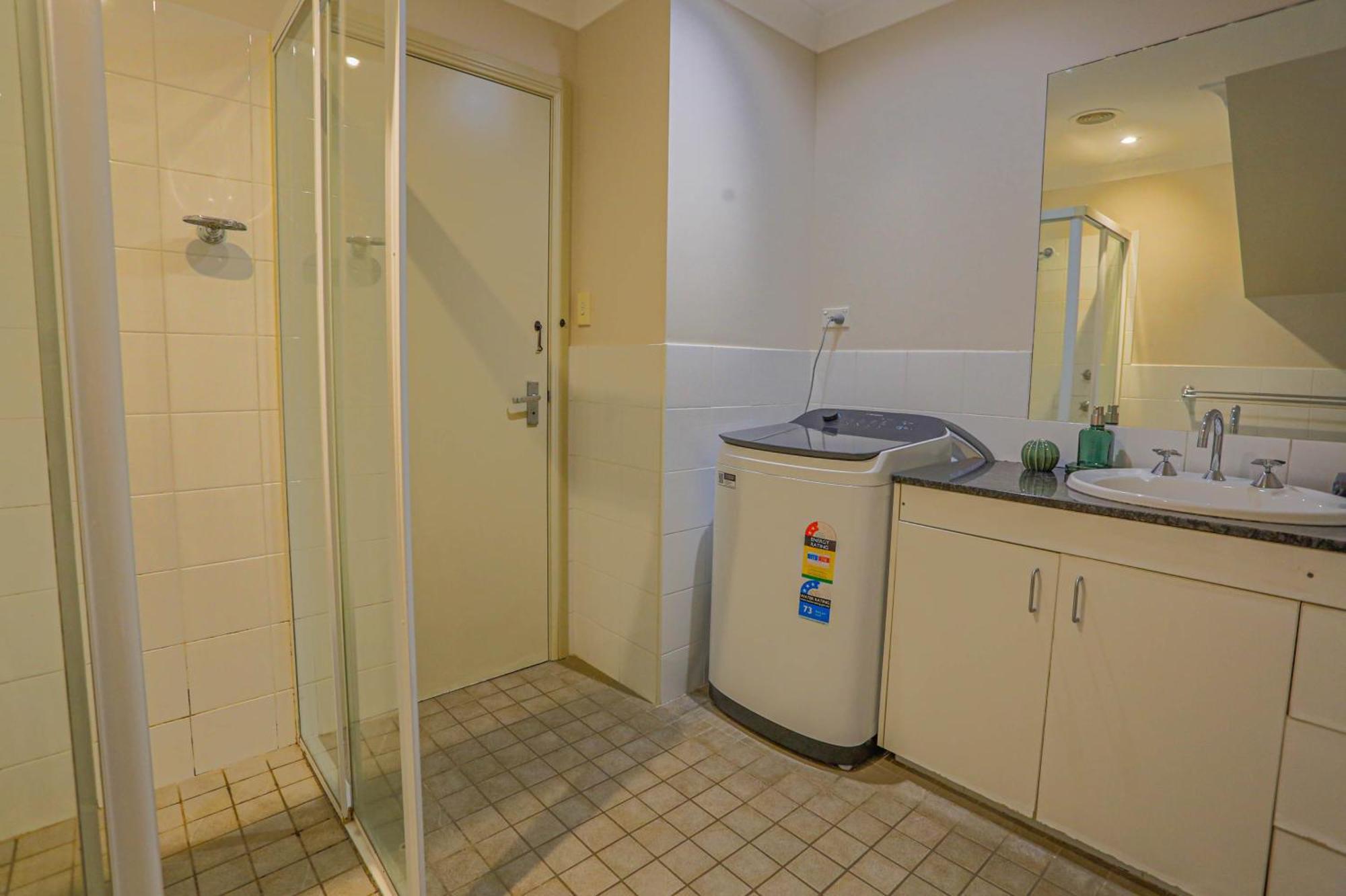 Elegant 2 Bedroom Close To Buz Bridge Rd 2 E-bikes Included Bahay bakasyunan Sydney