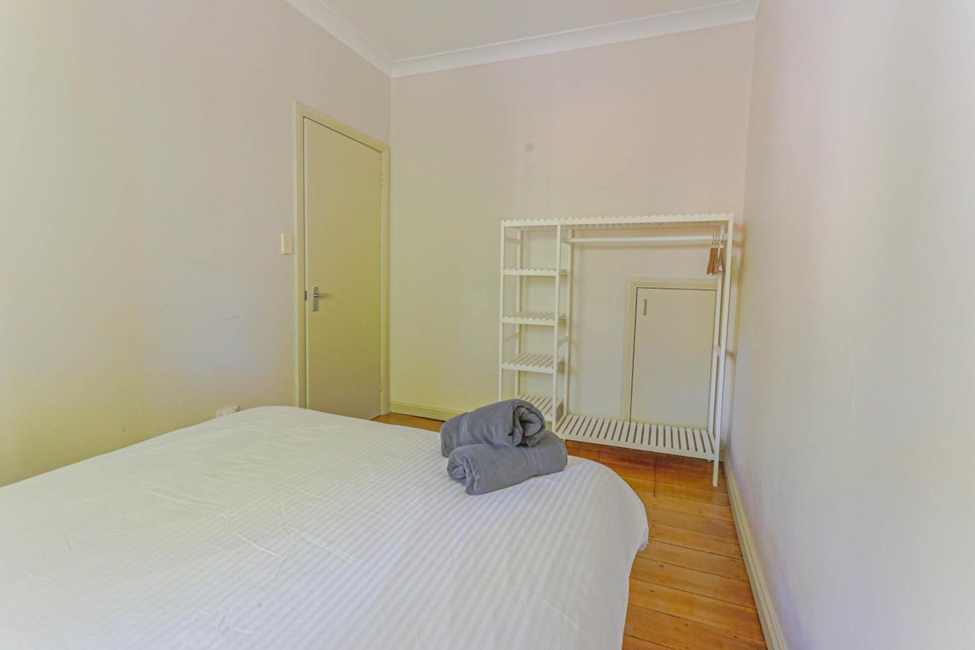 Elegant 2 Bedroom Close To Buz Bridge Rd 2 E-bikes Included * Sydney