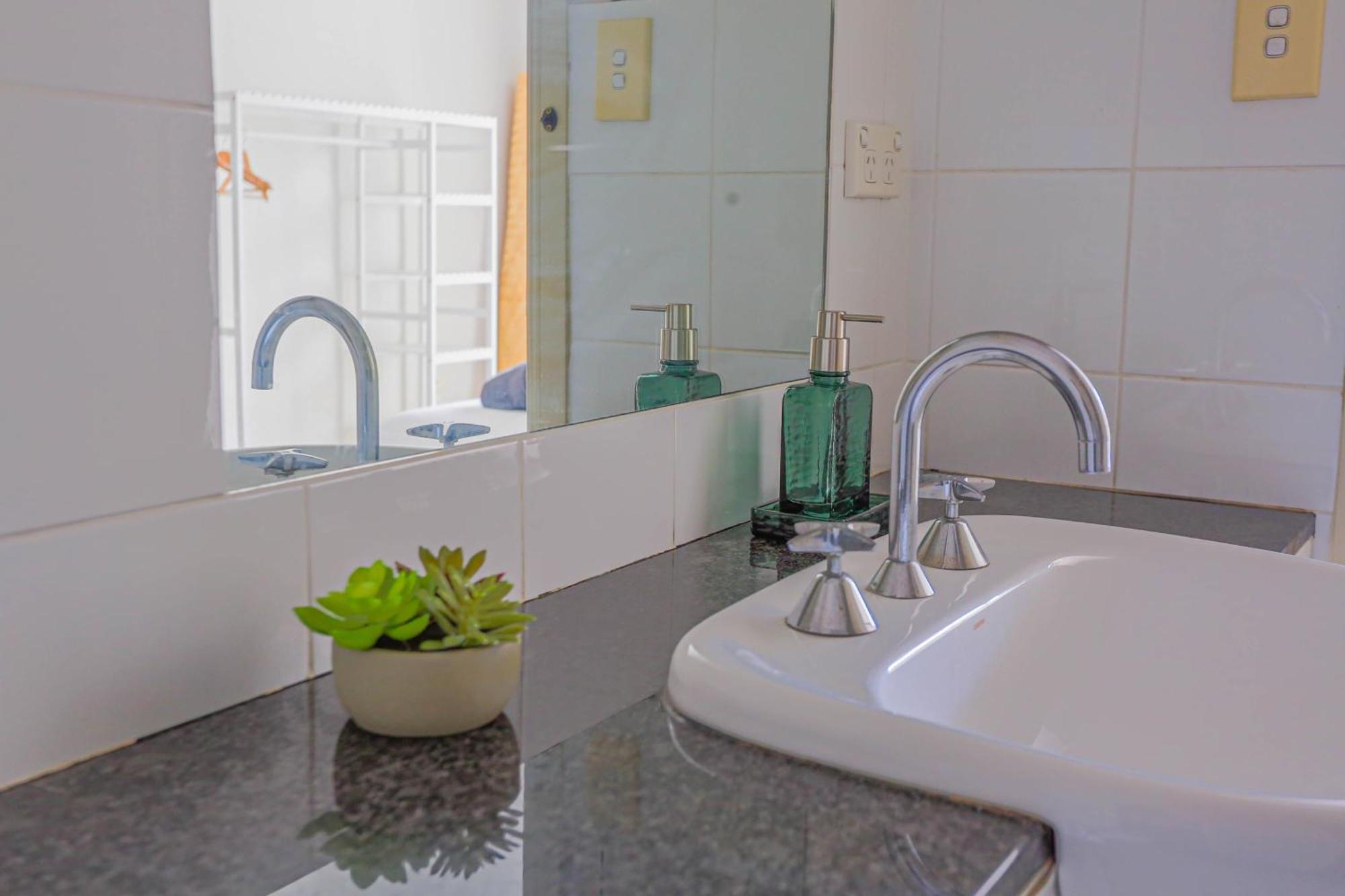 Bahay bakasyunan Elegant 2 Bedroom Close To Buz Bridge Rd 2 E-bikes Included *