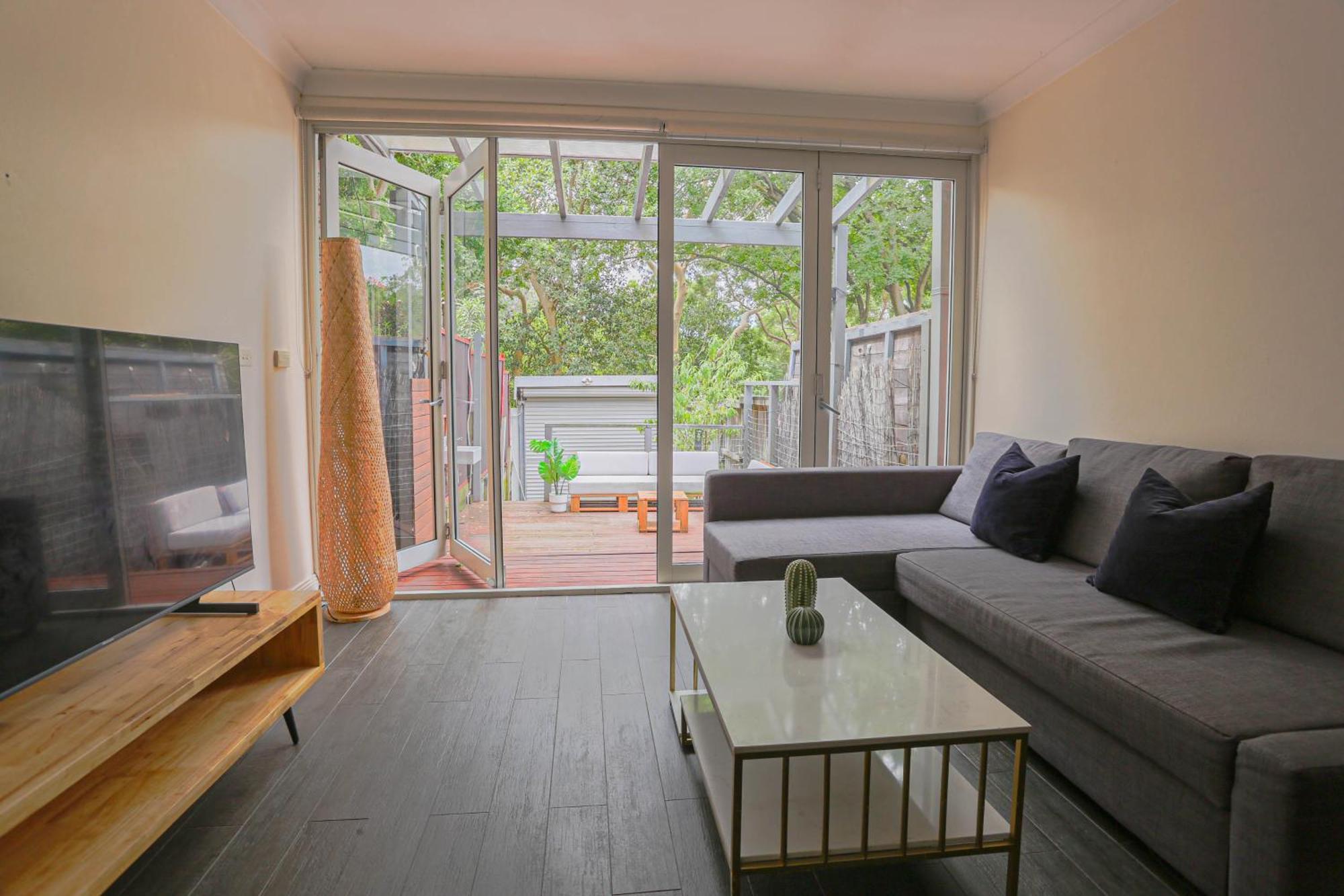 Ideal 3 Bedroom House Centre Glebe 2 E-bikes Included Sidney