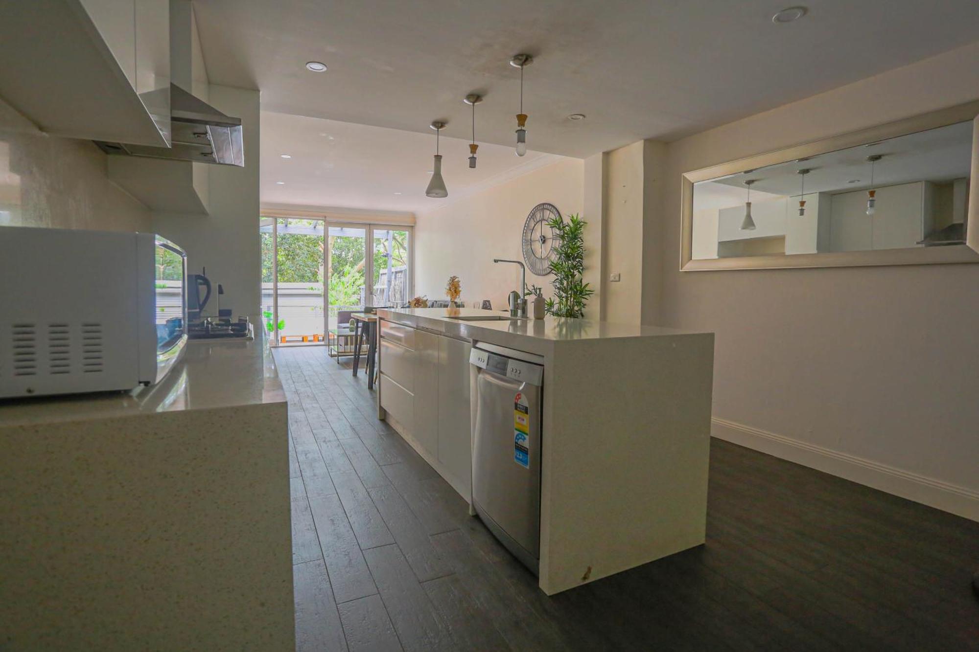 Ideal 3 Bedroom House Centre Glebe 2 E-bikes Included *