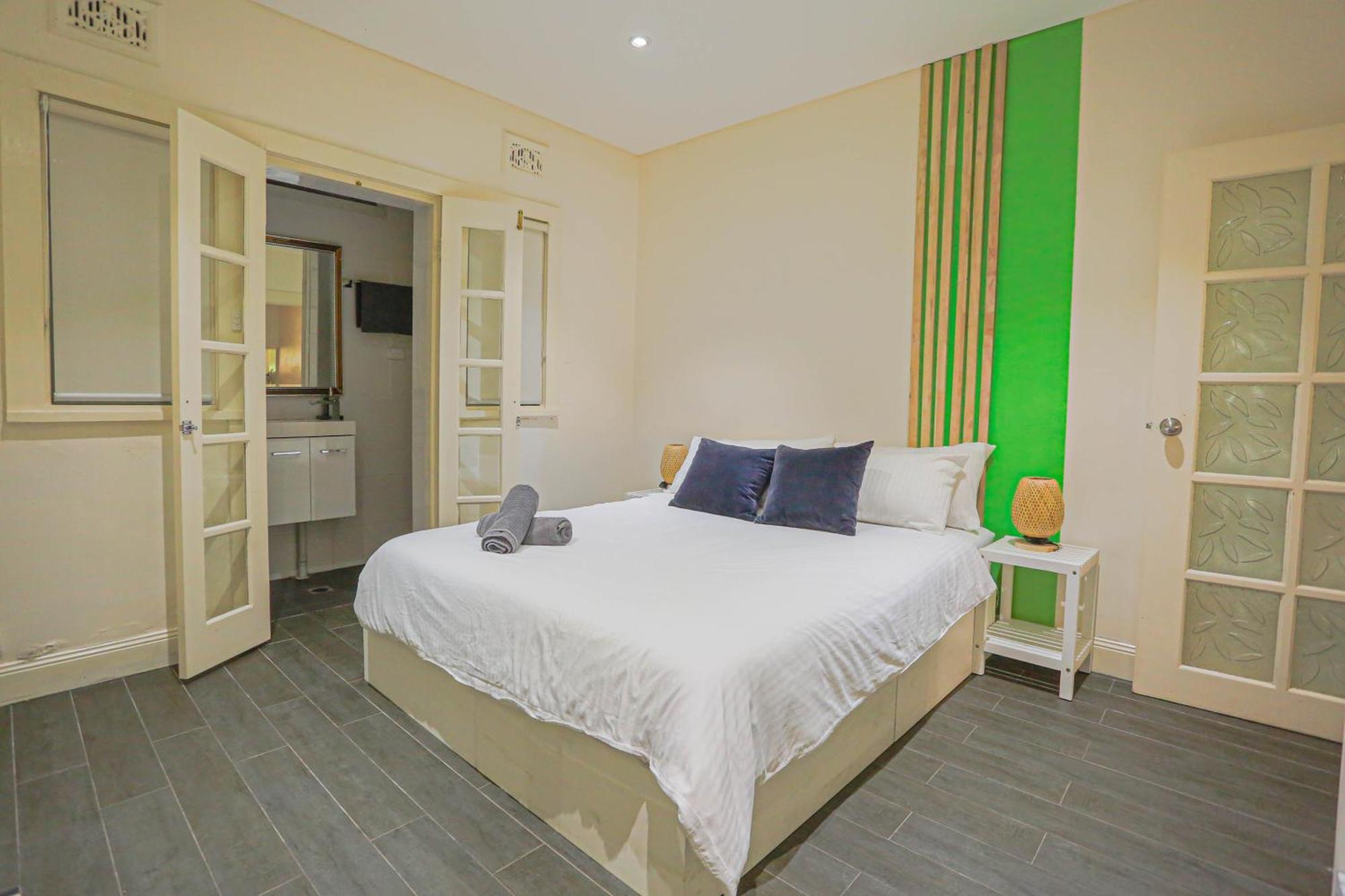 Ideal 3 Bedroom House Centre Glebe 2 E-bikes Included Sidney