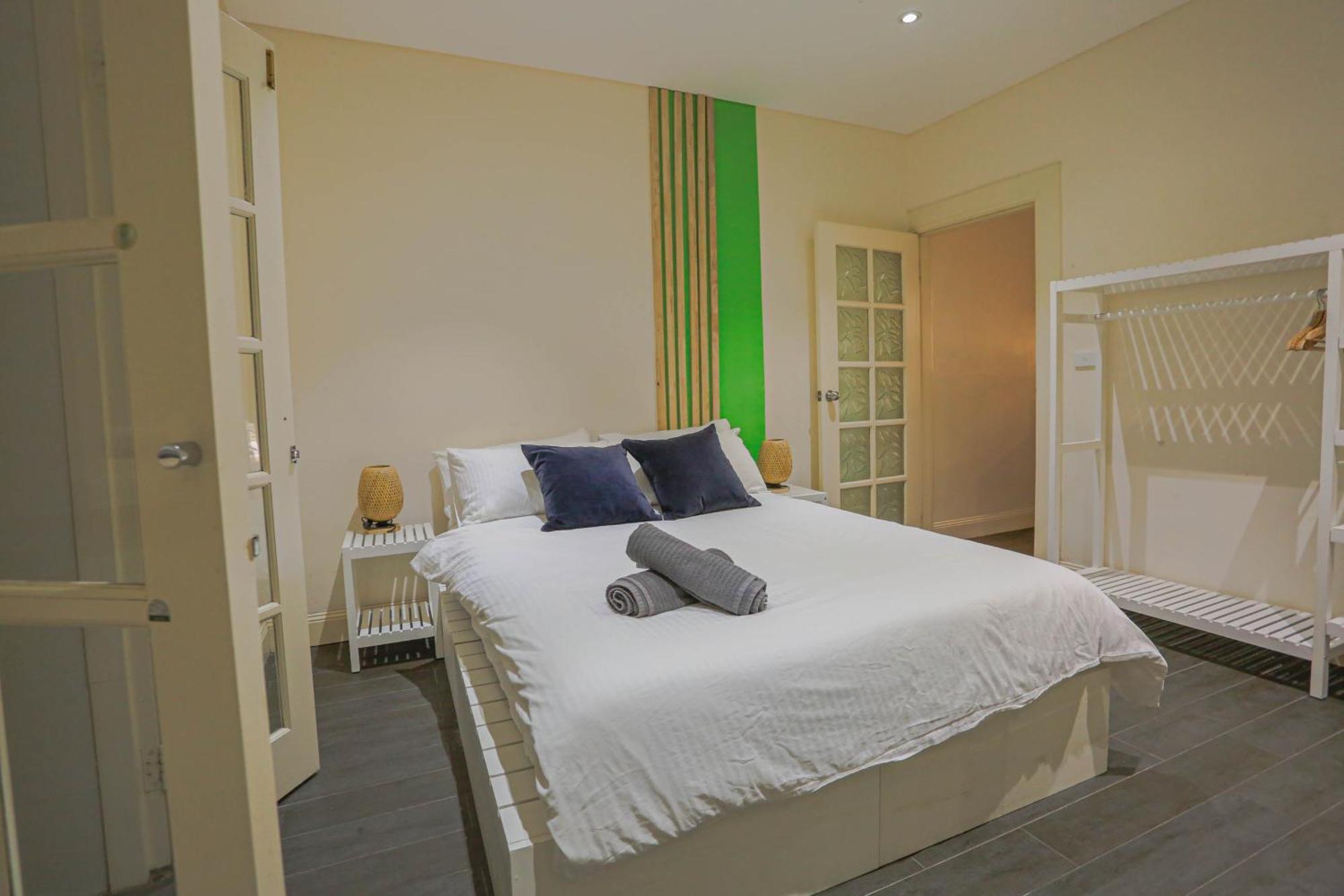 Ideal 3 Bedroom House Centre Glebe 2 E-bikes Included Sidney