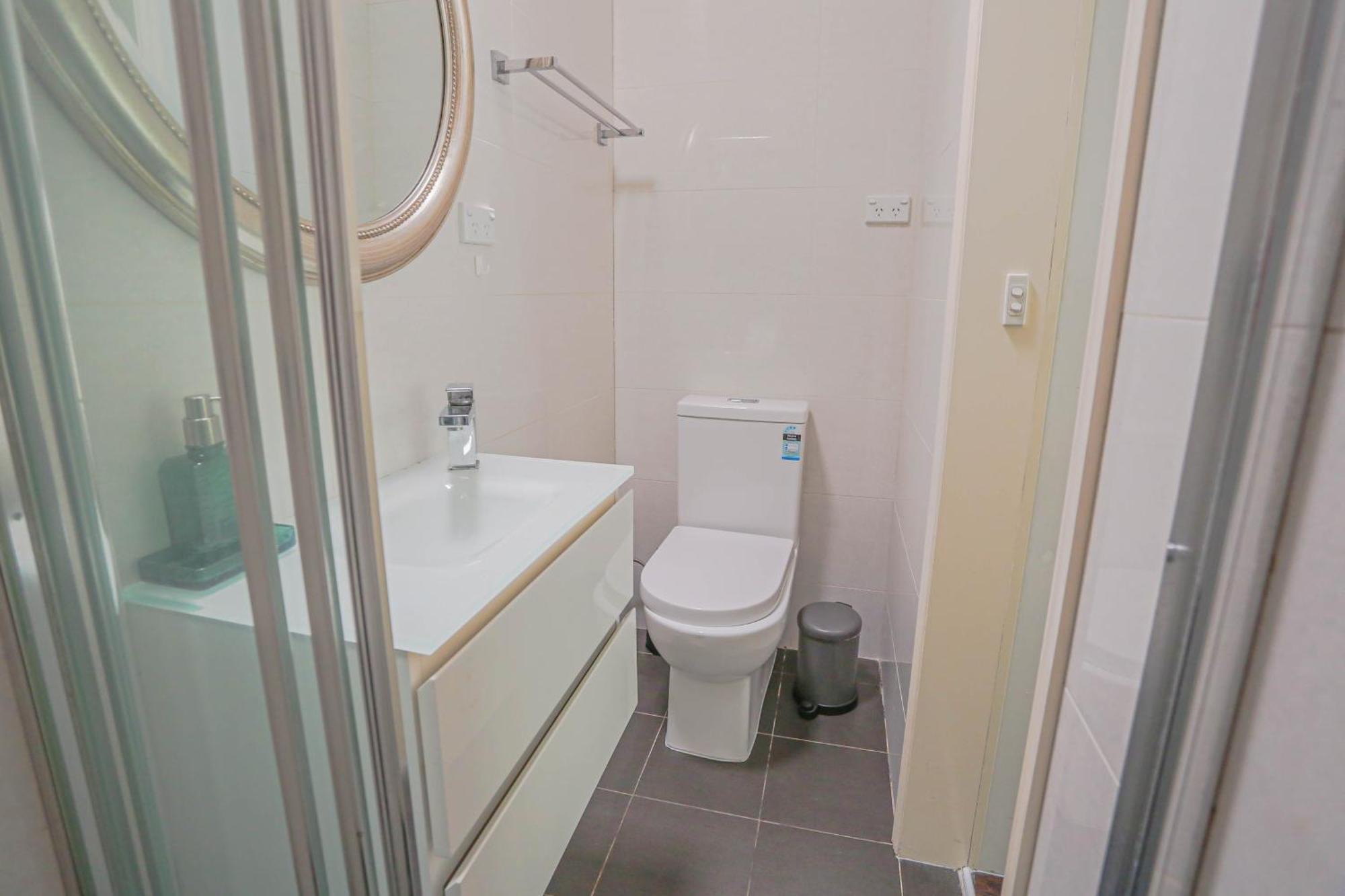 Ideal 3 Bedroom House Centre Glebe 2 E-bikes Included *