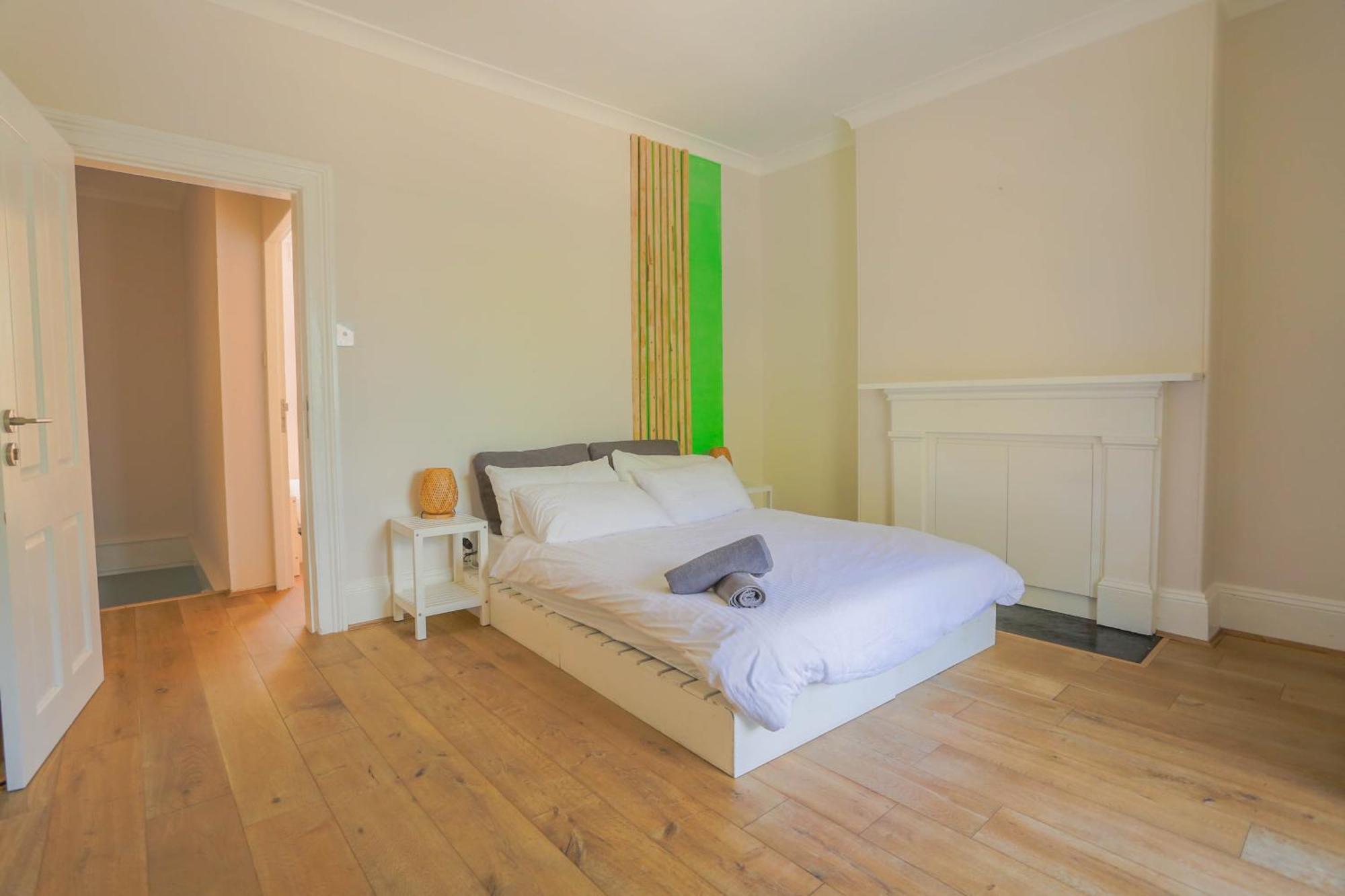 Holiday home 2 Bedroom House With 2 E-bikes Included At Centre Of Chippendale *