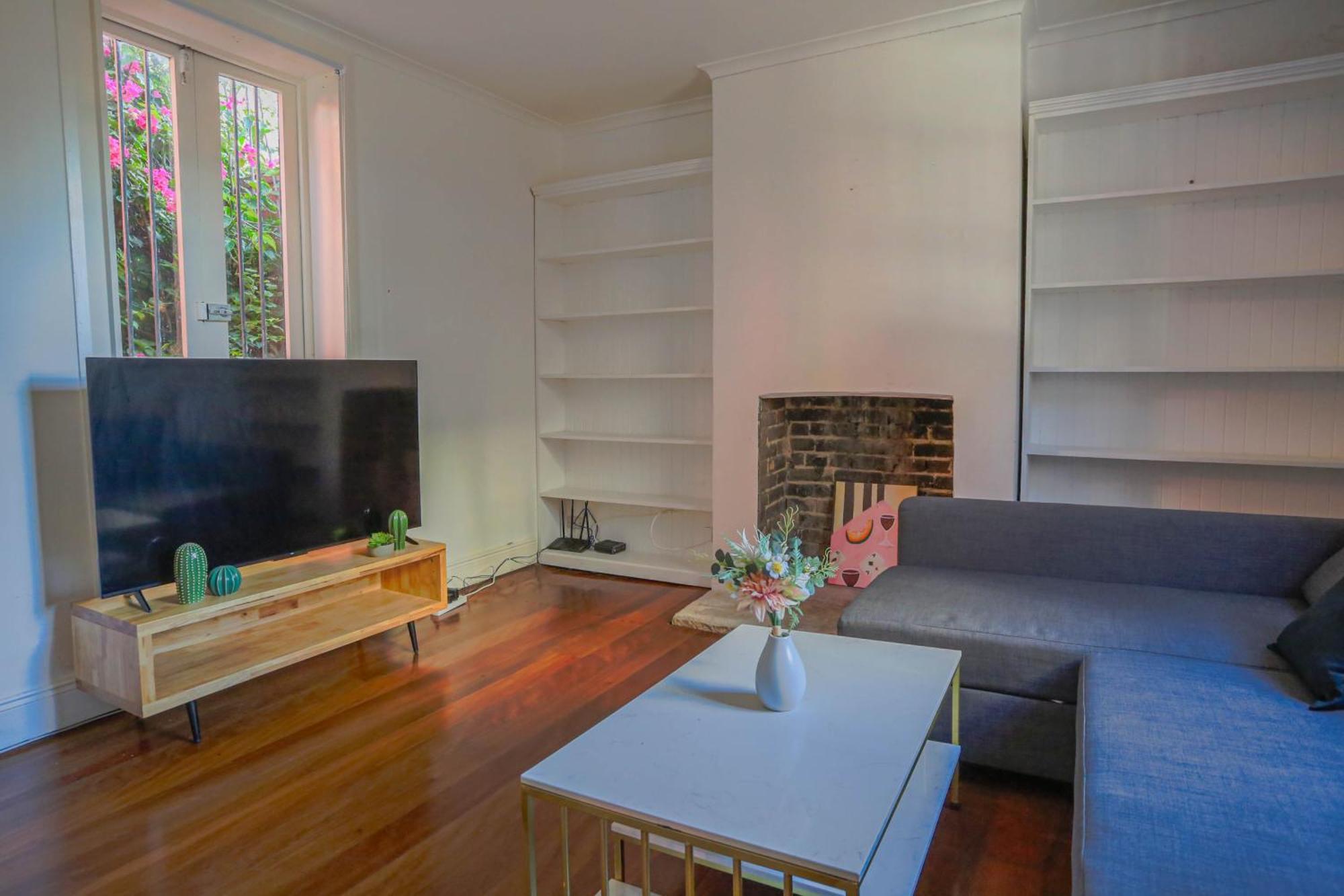 Close To 3 Bedroom House Surry Hills 2 E-bikes Included * Sidney