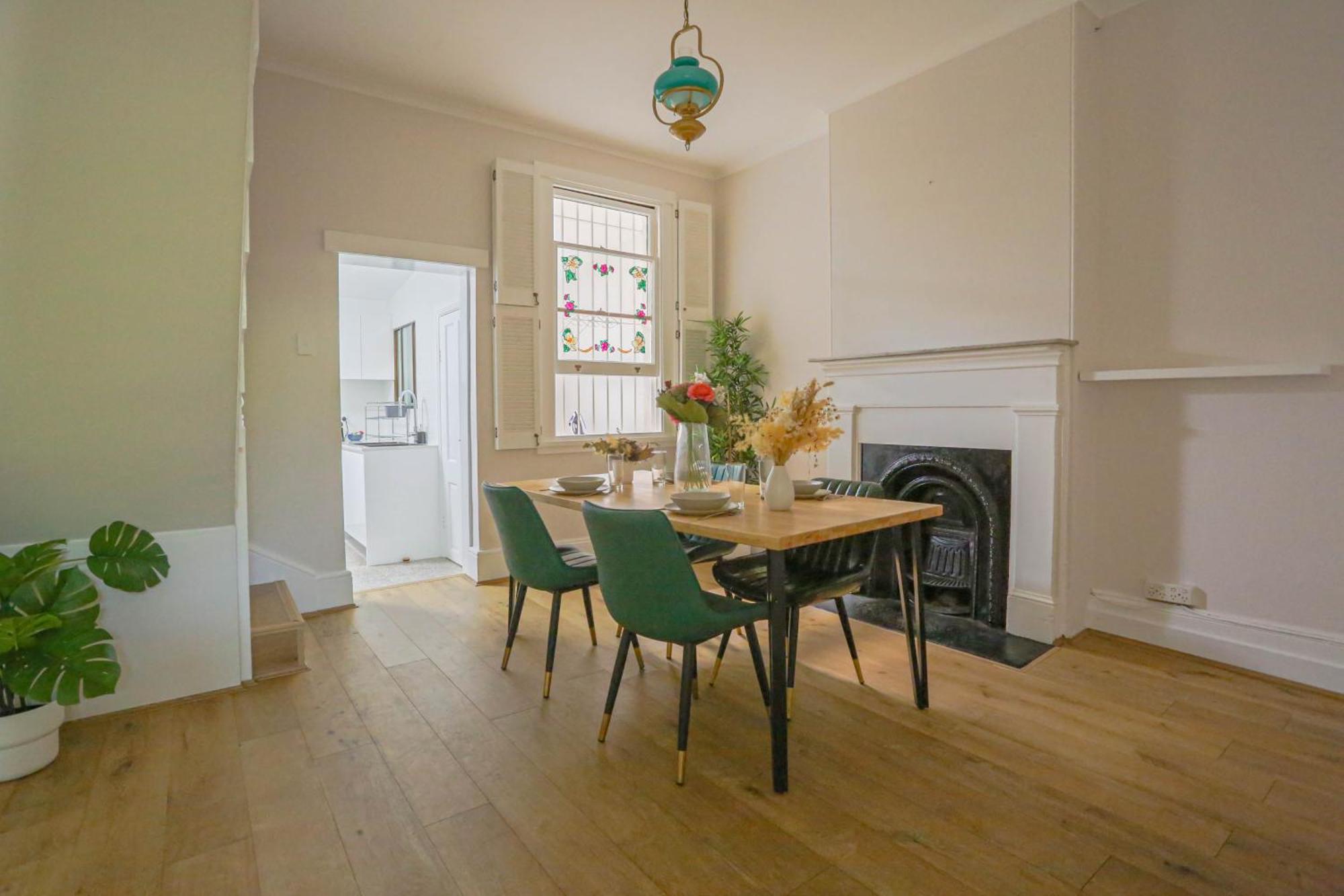 Holiday home 2 Bedroom House With 2 E-bikes Included At Centre Of Chippendale