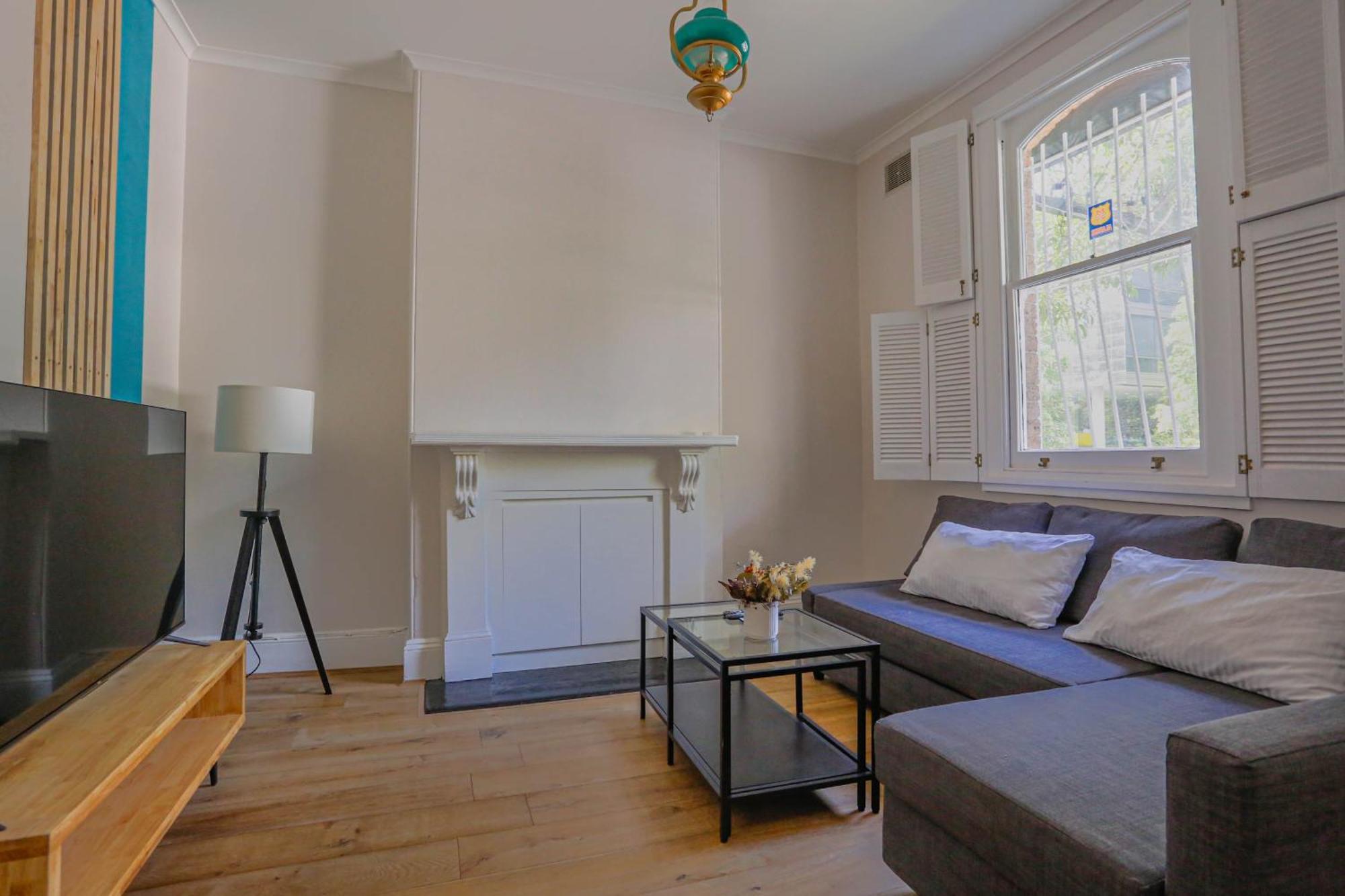 Holiday home 2 Bedroom House With 2 E-bikes Included At Centre Of Chippendale *