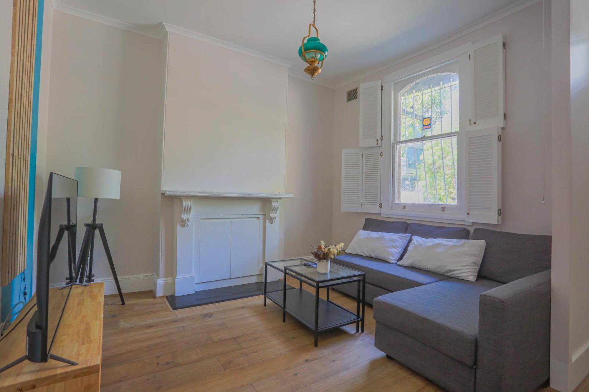 2 Bedroom House With 2 E-bikes Included At Centre Of Chippendale