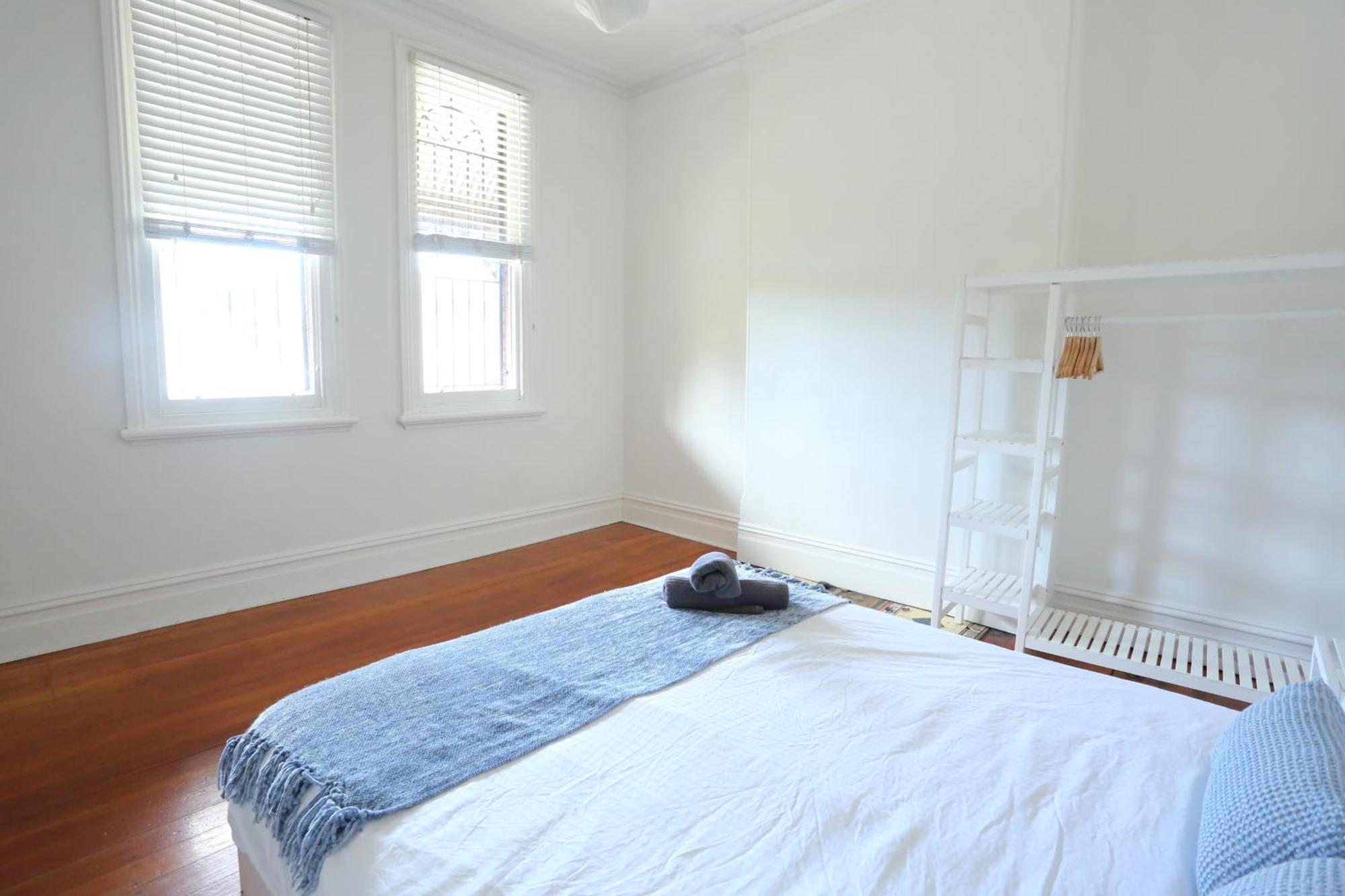 Price 2 Bedroom House Glebe Sydney