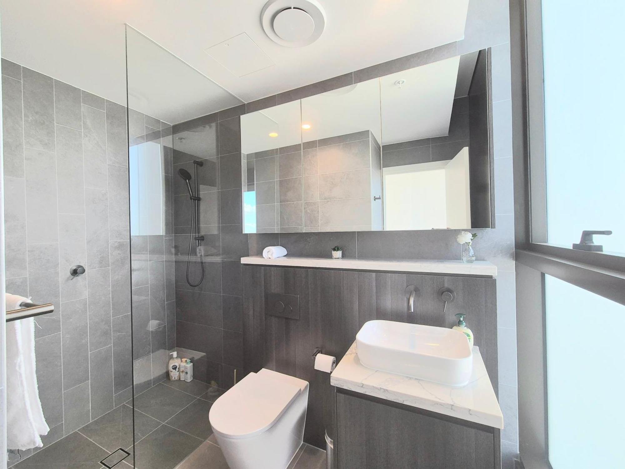Apartment Stadium View Oasis 2br With Free Parking *