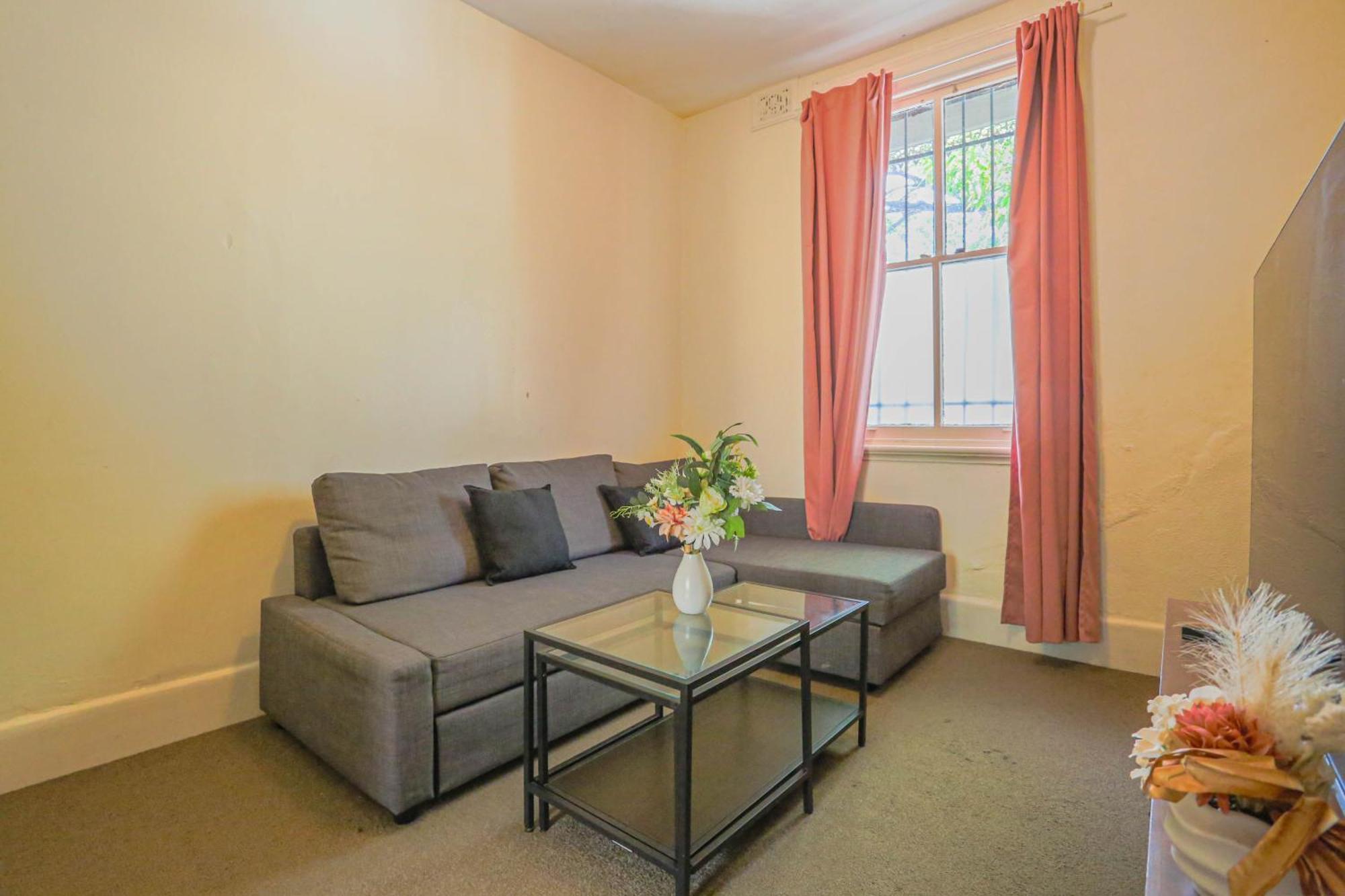 Apartment Stylish 3-bedroom Near Darling Harbour - Free E-bikes! *