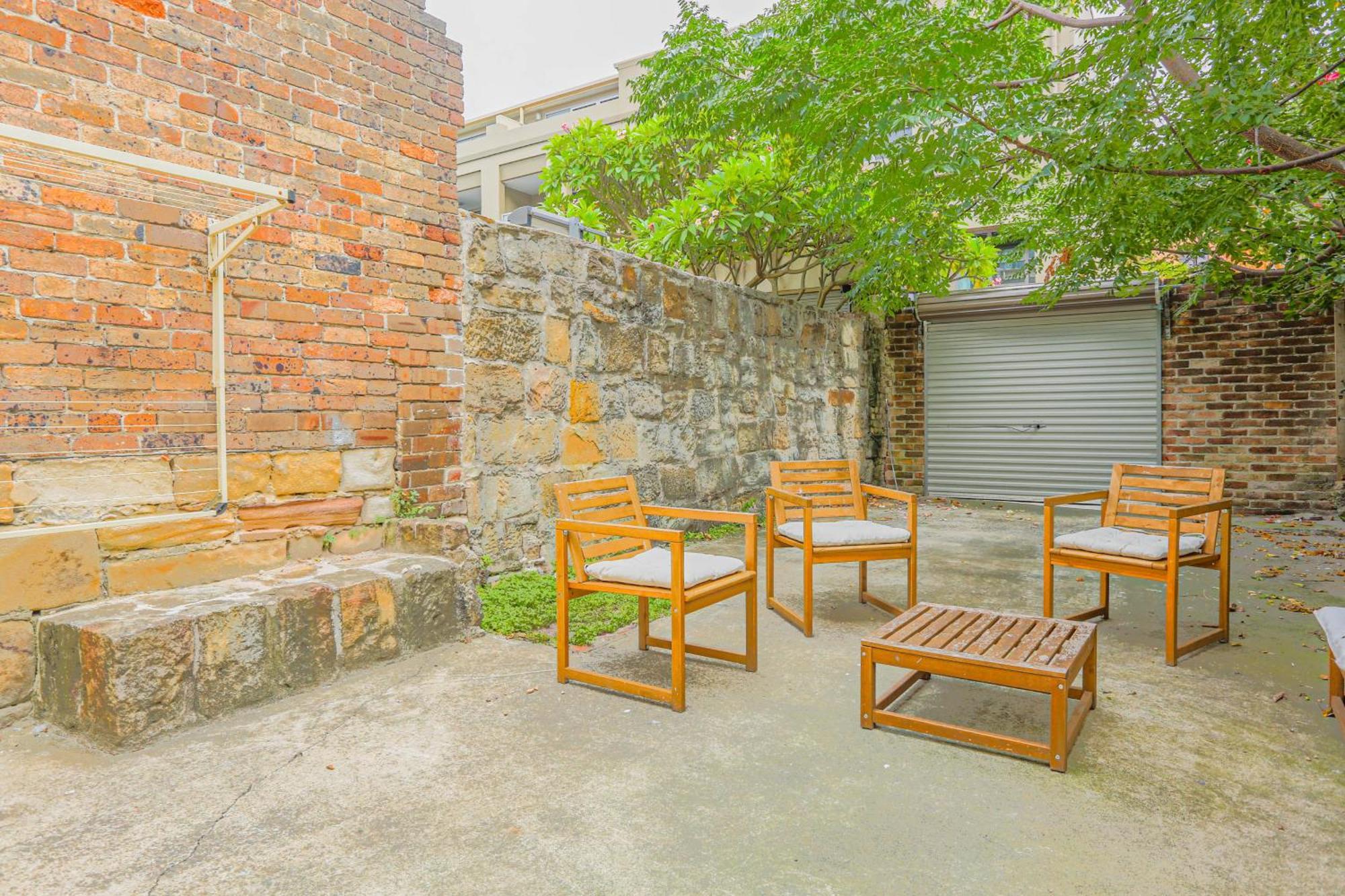 Apartment Stylish 3-bedroom Near Darling Harbour - Free E-bikes! Sydney
