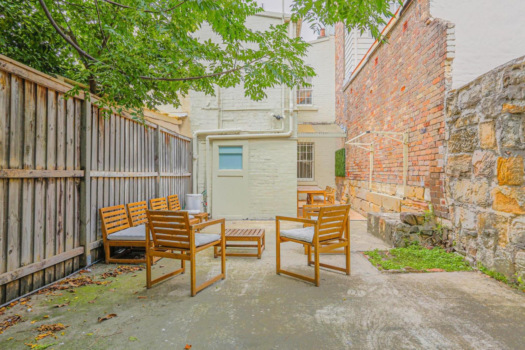 Stylish 3-bedroom Near Darling Harbour - Free E-bikes!
