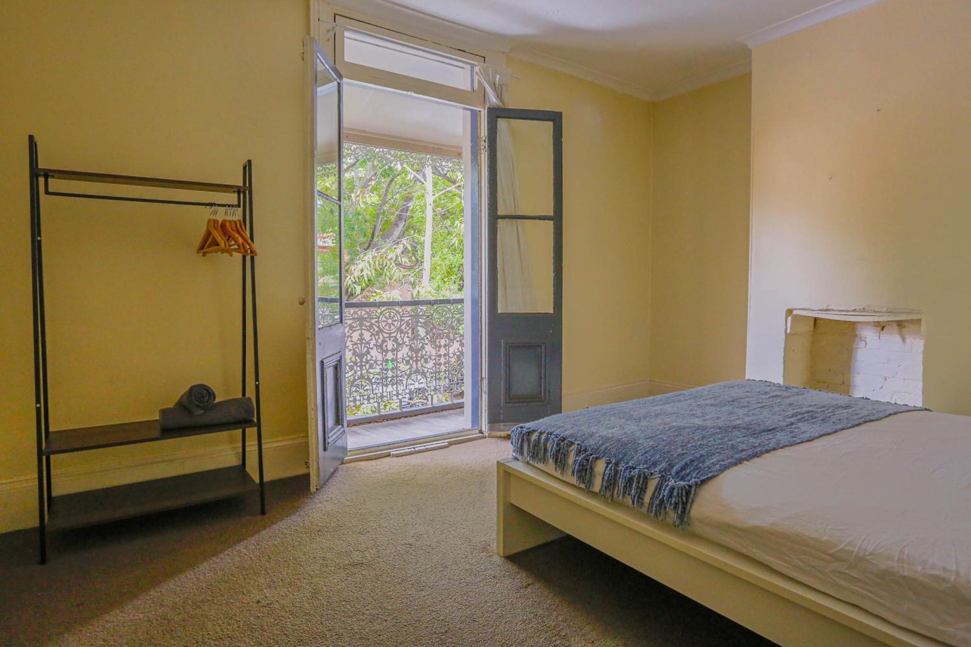 Apartment Stylish 3-bedroom Near Darling Harbour - Free E-bikes! *