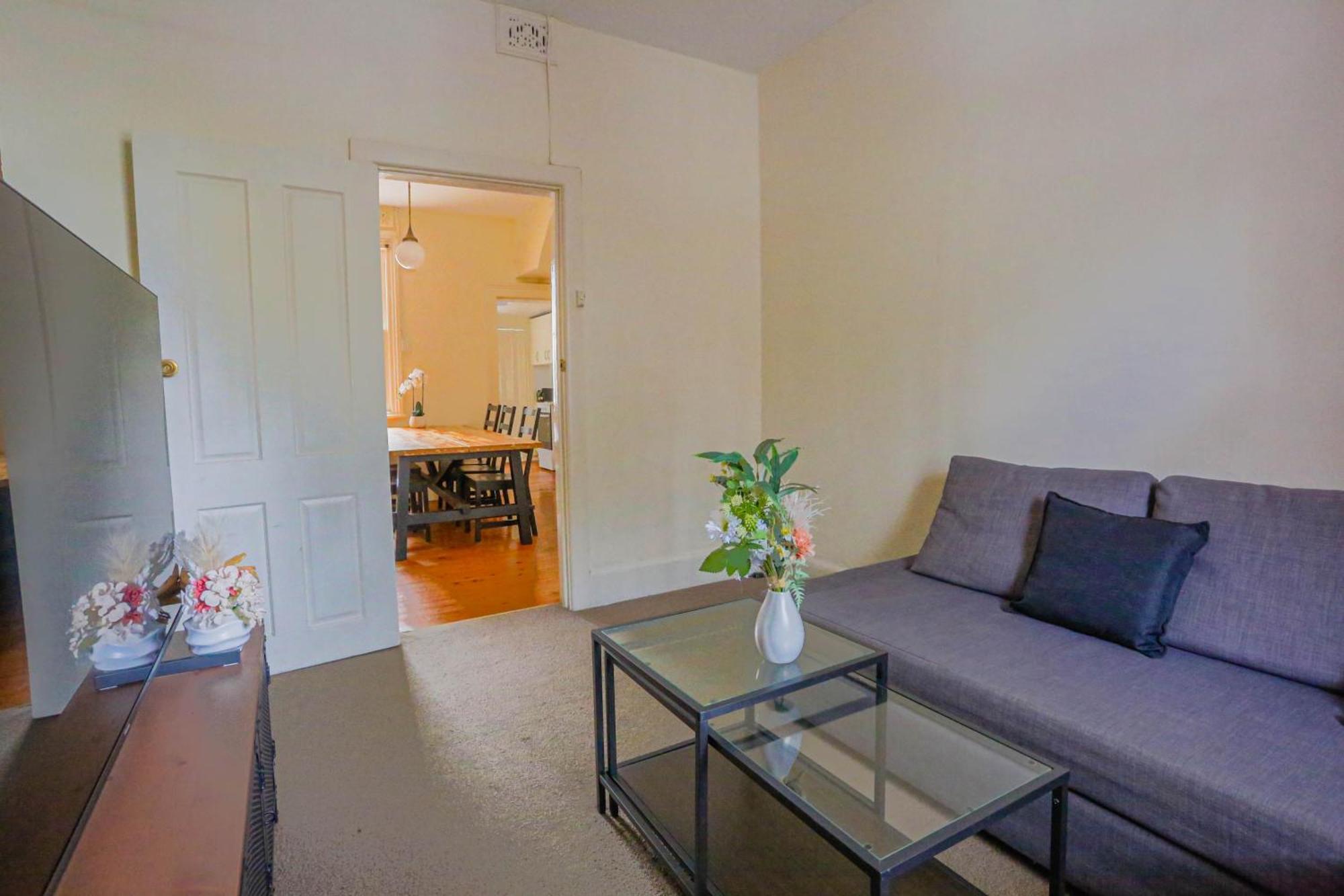 Stylish 3-bedroom Near Darling Harbour - Free E-bikes! Sydney
