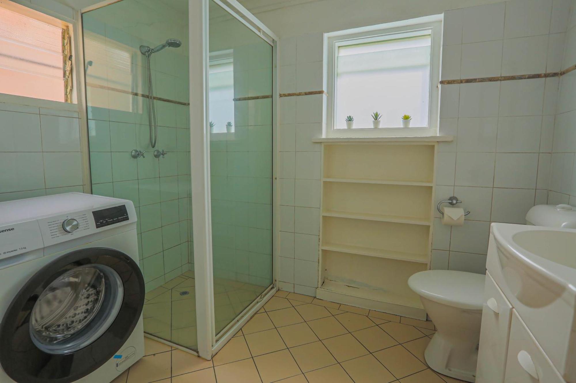 Apartment Stylish 3-bedroom Near Darling Harbour - Free E-bikes!