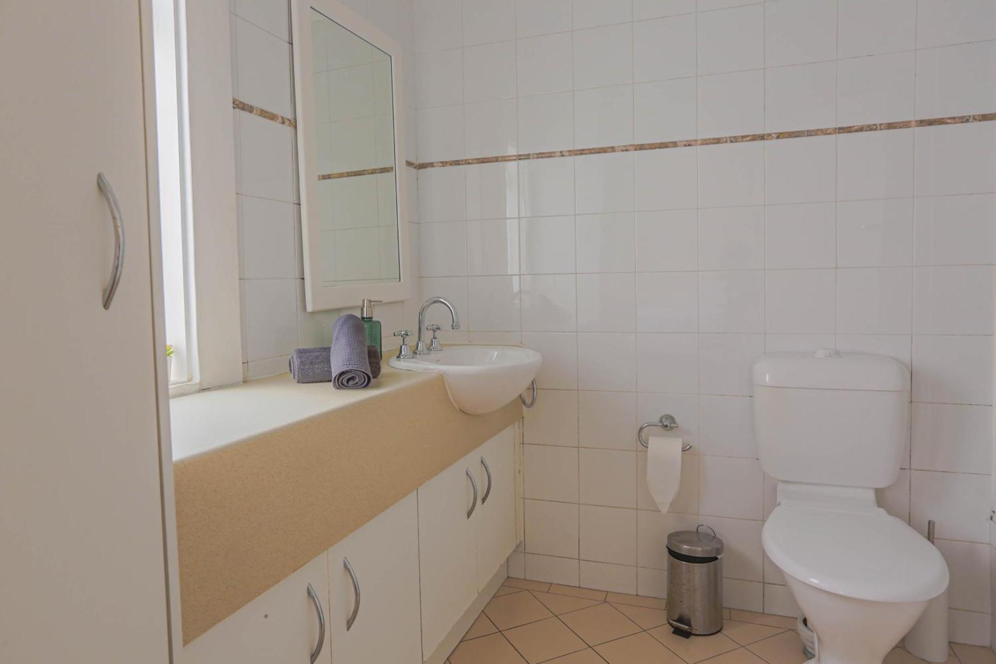 Apartment Stylish 3-bedroom Near Darling Harbour - Free E-bikes!