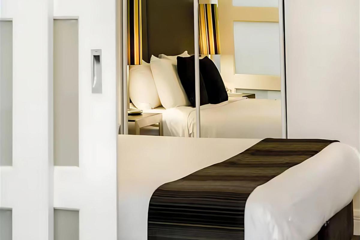 Pi702 - Ideally Located Cbd * Sydney