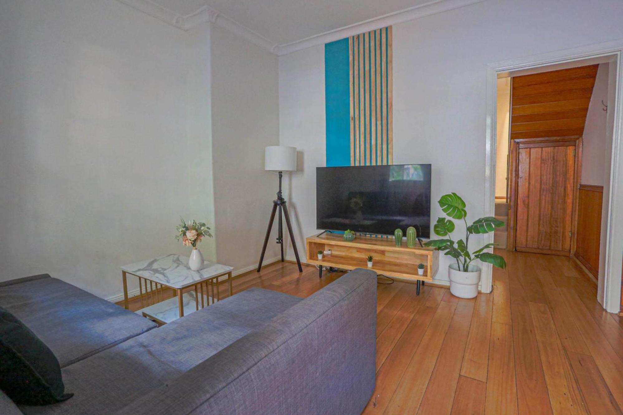 2 Bedroom Darling Harbour - Pyrmont 2 E-bikes Included Sydney