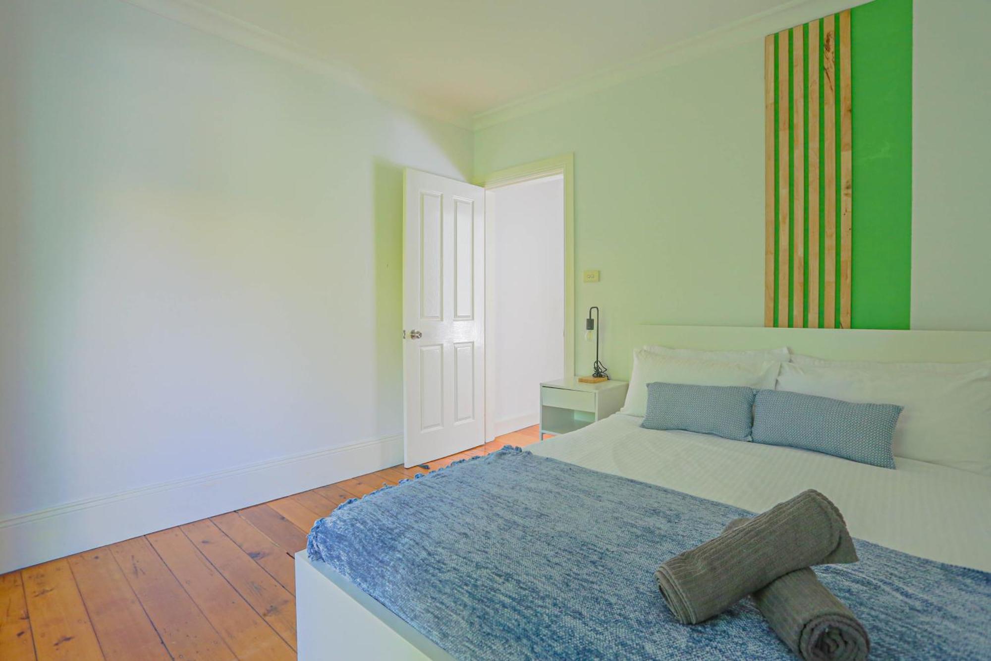 Elegant 2 Bedroom On The Edge Of Downtown Dowling St 2 E-bikes Included Holiday home *