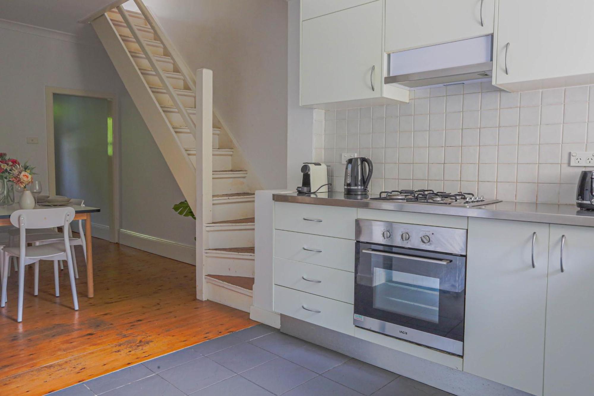 Elegant 2 Bedroom On The Edge Of Downtown Dowling St 2 E-bikes Included *