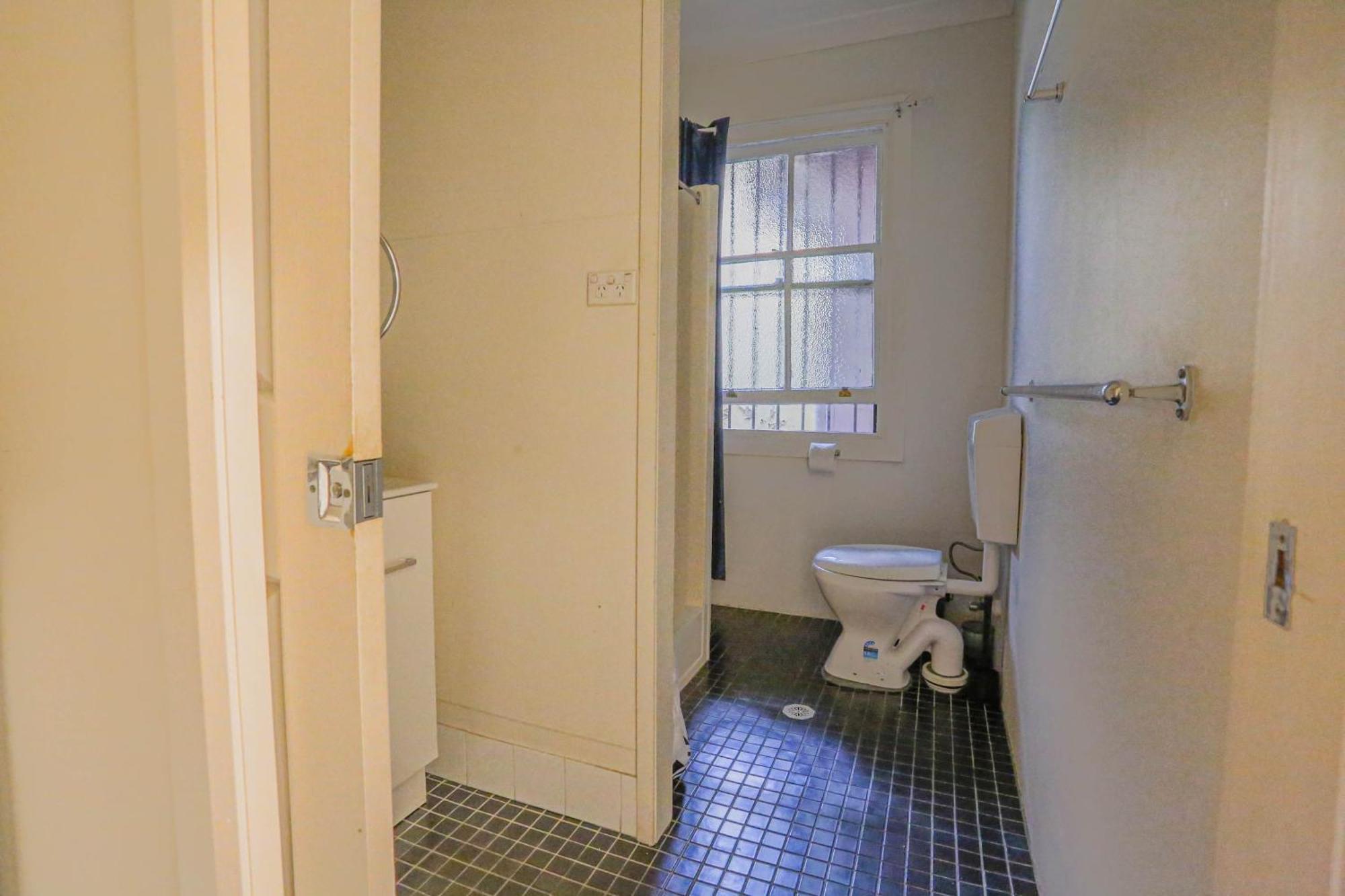 Affordable 3 Bedroom House Darlinghurst With 2 E-bikes Included *