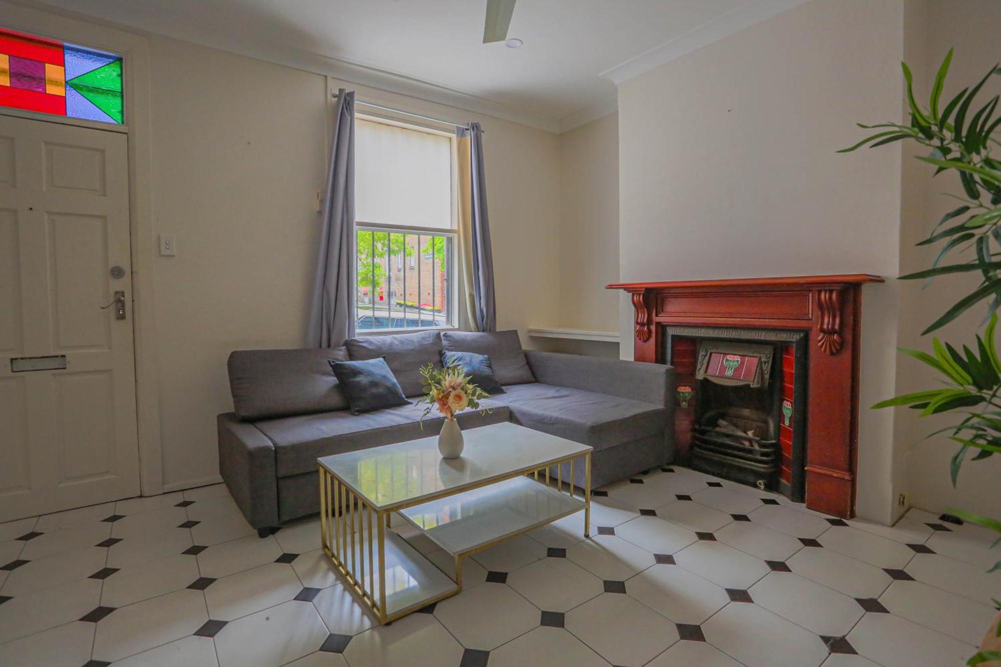 Affordable 3 Bedroom House Darlinghurst With 2 E-bikes Included