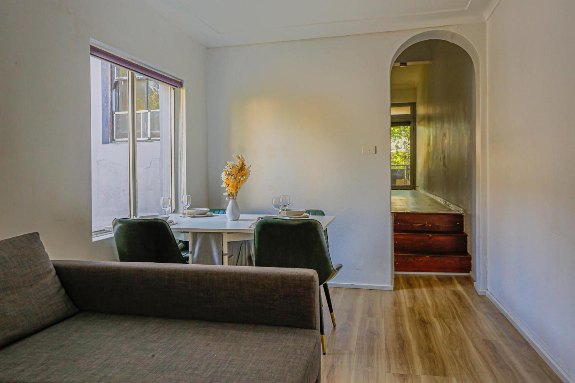Close To 2 Bedroom House Surry Hills * Sydney